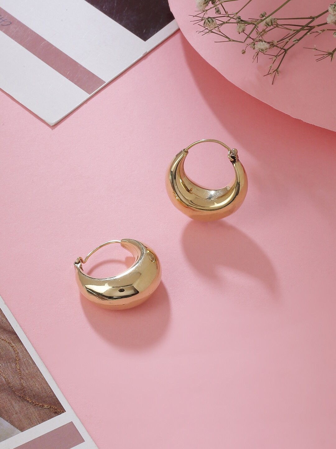 

Kashwini Gold-Toned Contemporary Hoop Earrings