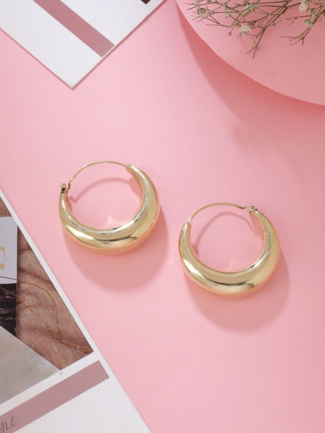 

kashwini Gold-Toned Contemporary Hoop Earrings