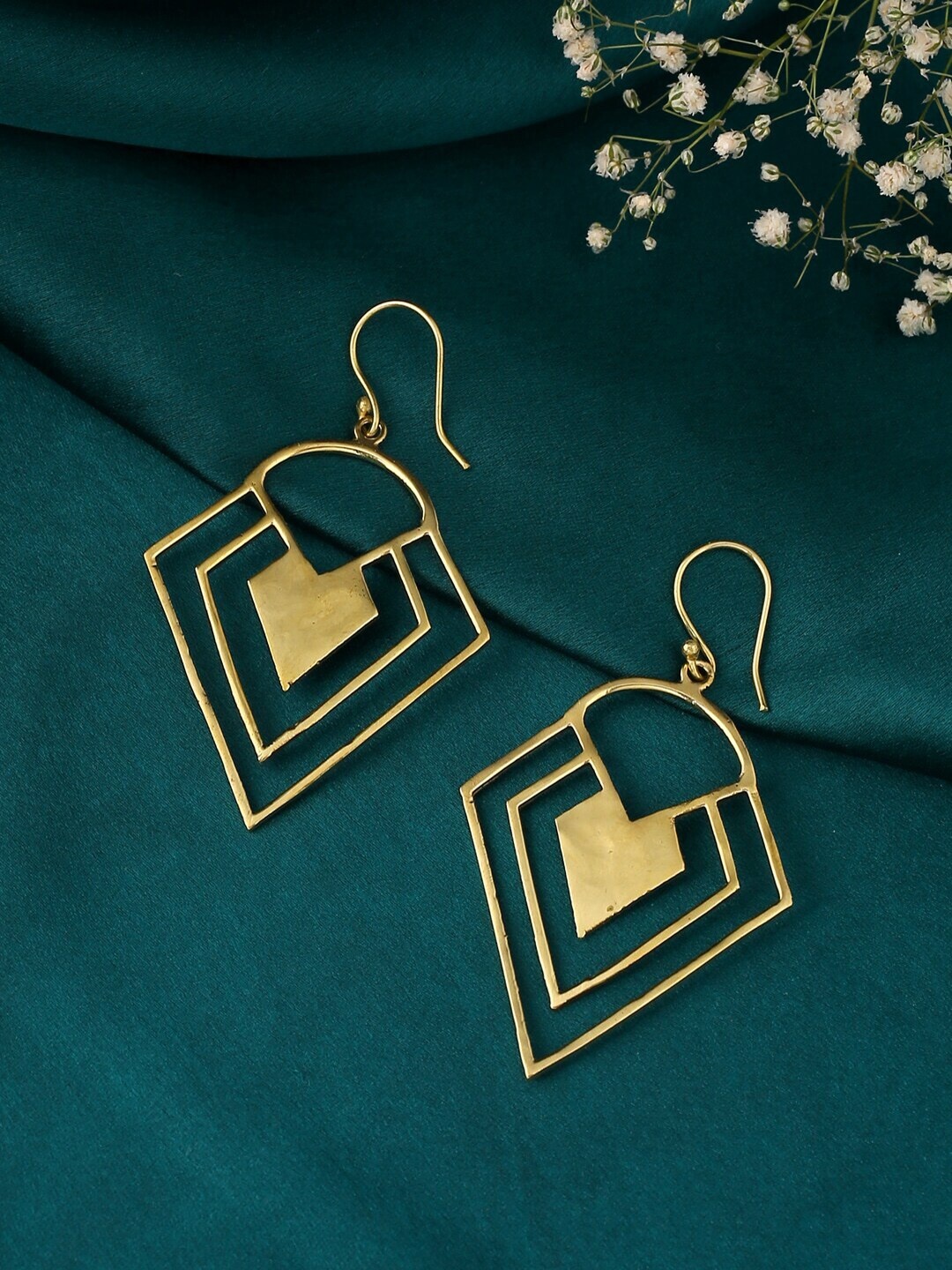 

kashwini Gold-Toned Contemporary Drop Earrings