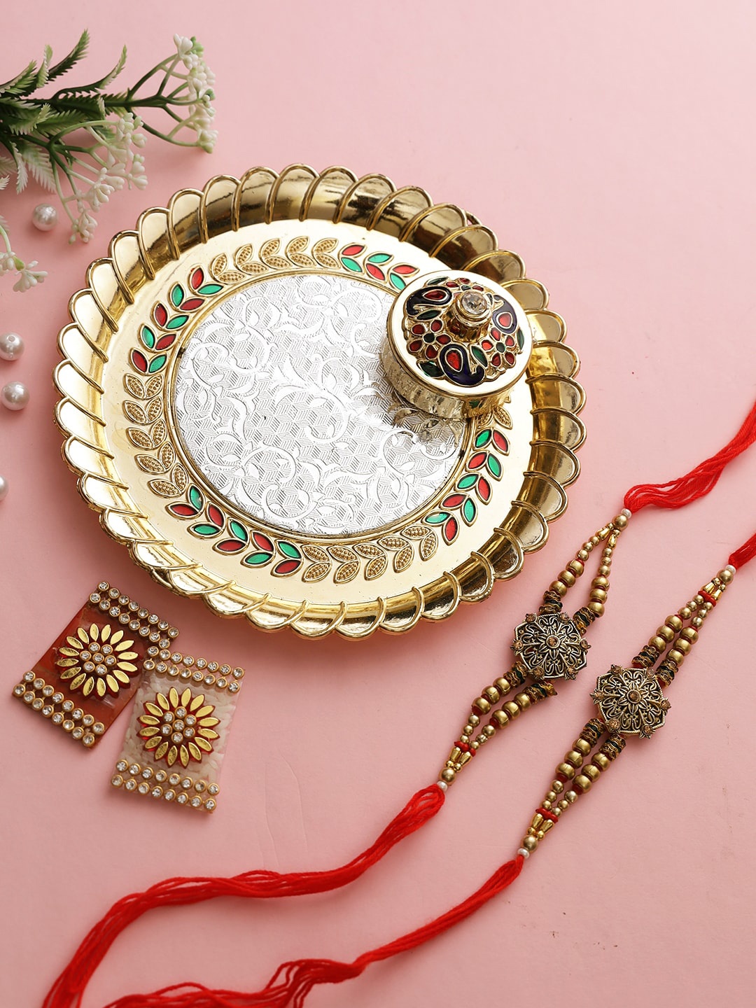 

Aapno Rajasthan Gold-Toned Ethnic Rakhi Gift Set
