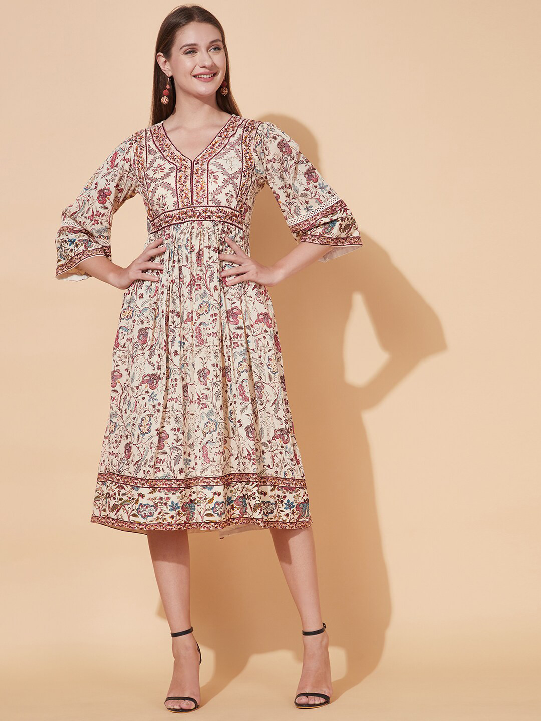 

FASHOR Cream-Coloured Floral Dress