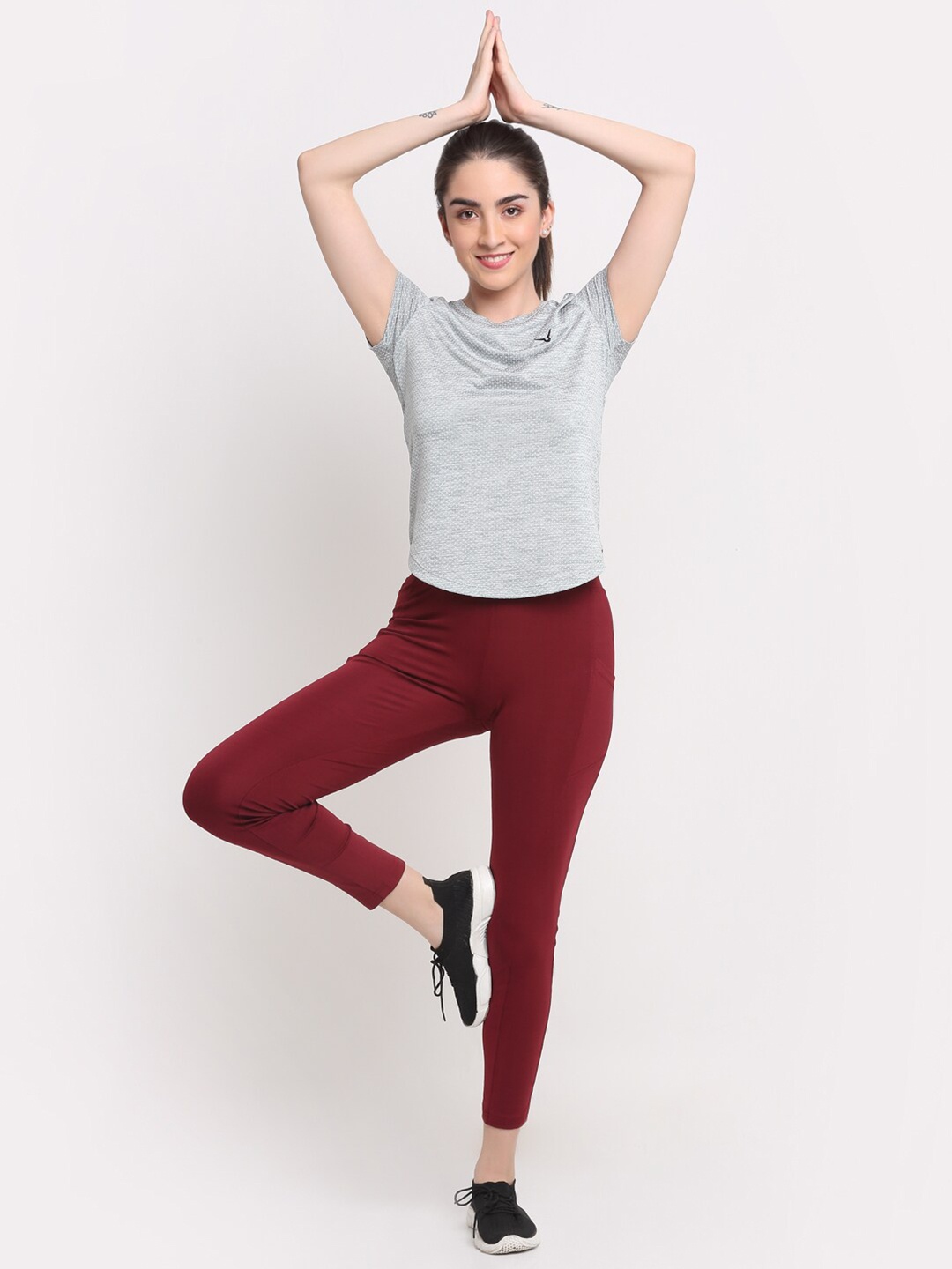 

Invincible Women Fitness Jacquard Tee, Grey