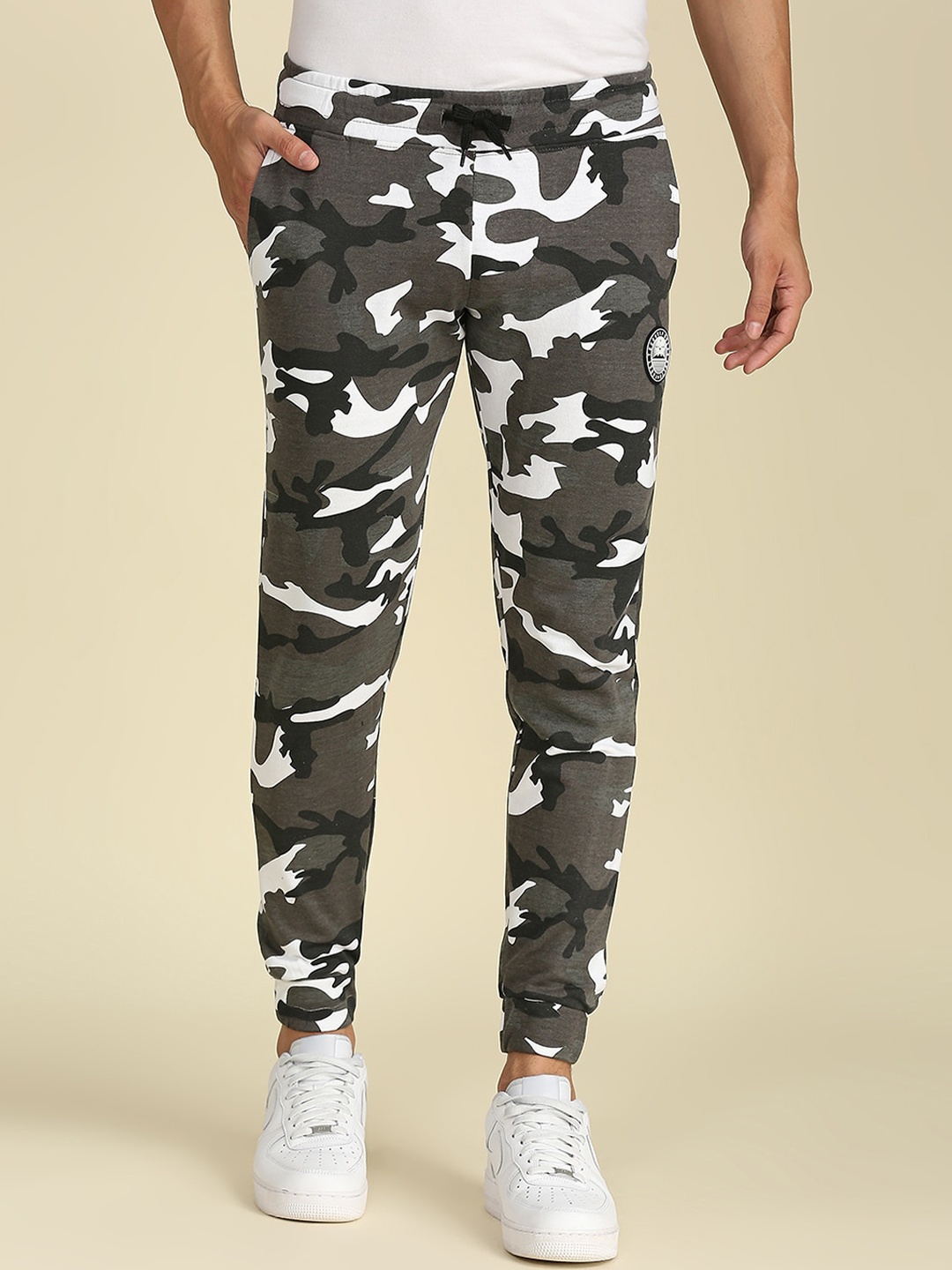 

High Star Men Grey & White Printed Slim-Fit Joggers
