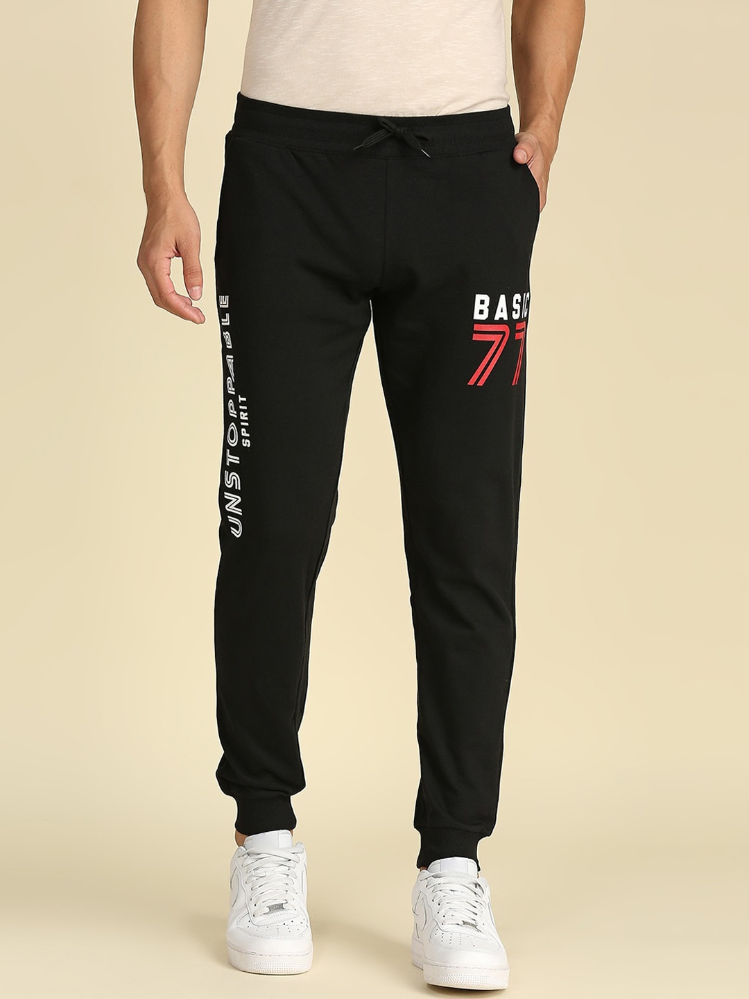 

High Star Men Black Solid Slim-Fit Jogger
