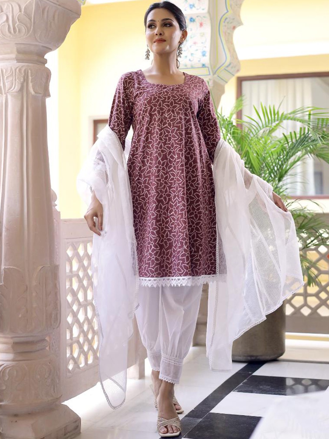 

Baisacrafts Women Maroon Floral Printed Pure Cotton Kurti with Trousers & With Dupatta