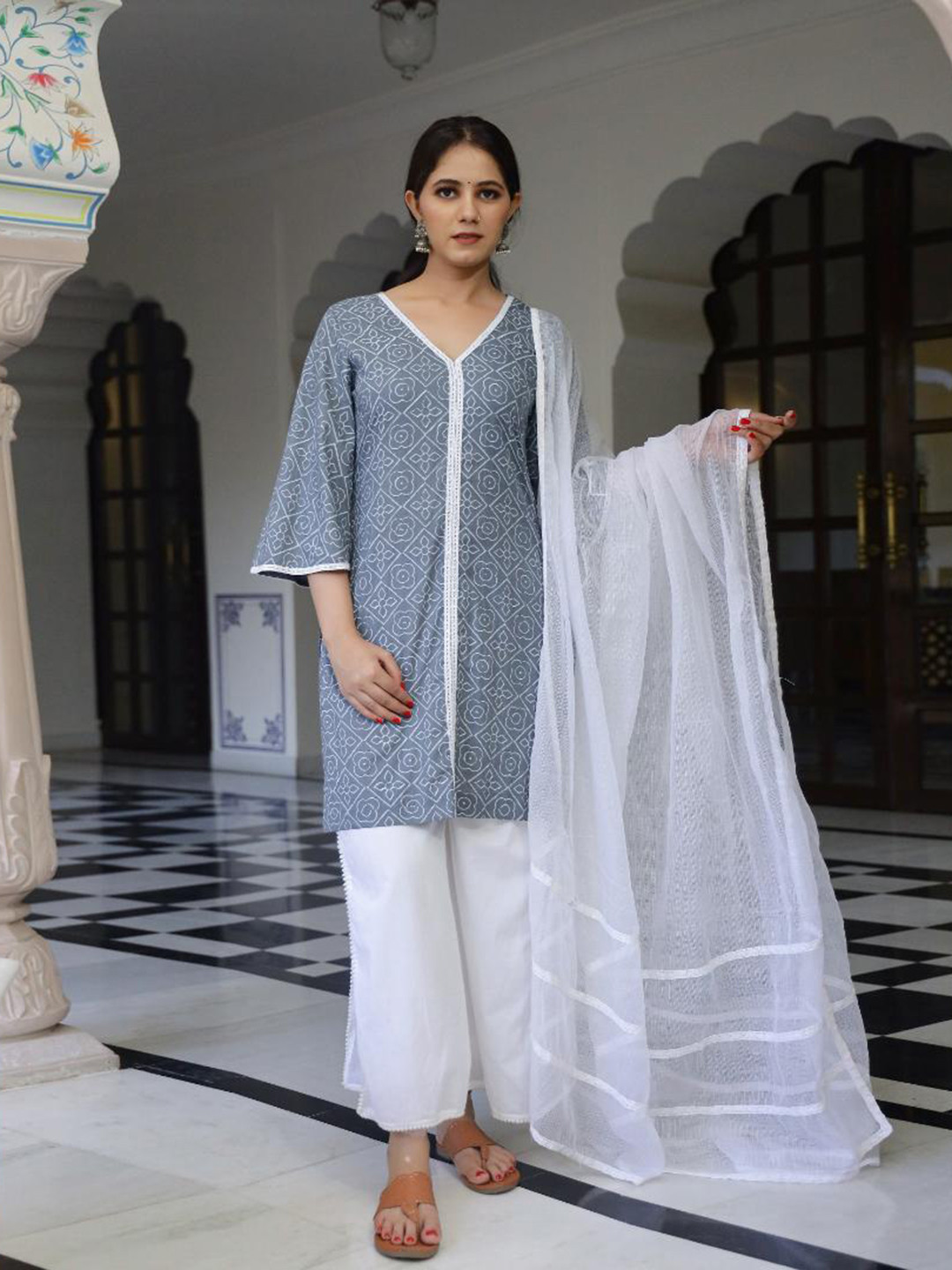 

Baisacrafts Women Grey Printed Pure Cotton Kurti with Trousers & With Dupatta
