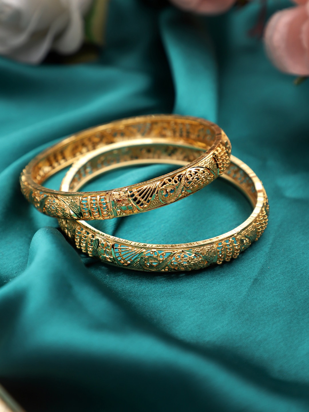 

Mali Fionna Set Of 2 Gold-Plated Bangle