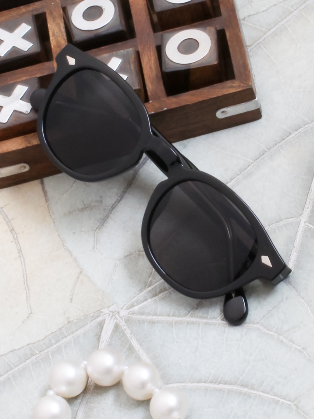 

Gold Berg Unisex Grey Lens & Black Round Sunglasses with UV Protected Lens GB-100