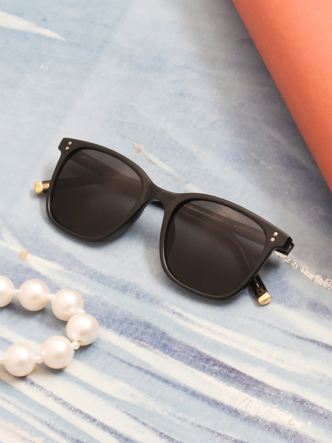 

Gold Berg Unisex Grey Lens & Black Wayfarer Sunglasses with UV Protected Lens GB-204_C1