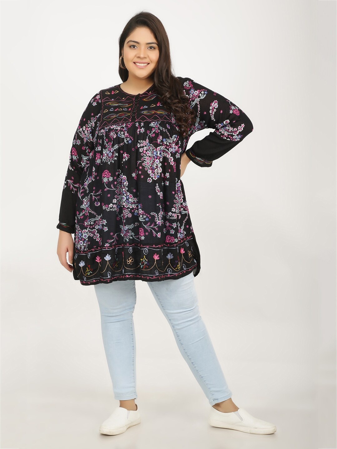 

VELDRESS Black & raisin black Floral Print Top