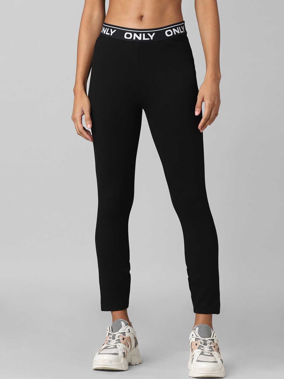 ONLY Women Black Solid Skinny Fit Cropped Jeggings