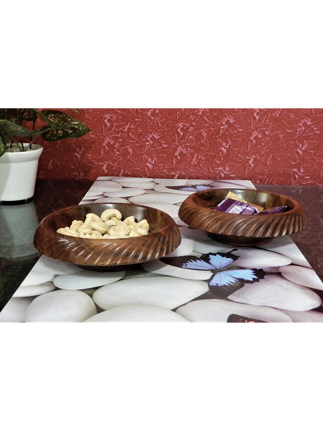 

Disoo Fashions Brown Set of 2 Wooden Decorative Bowls