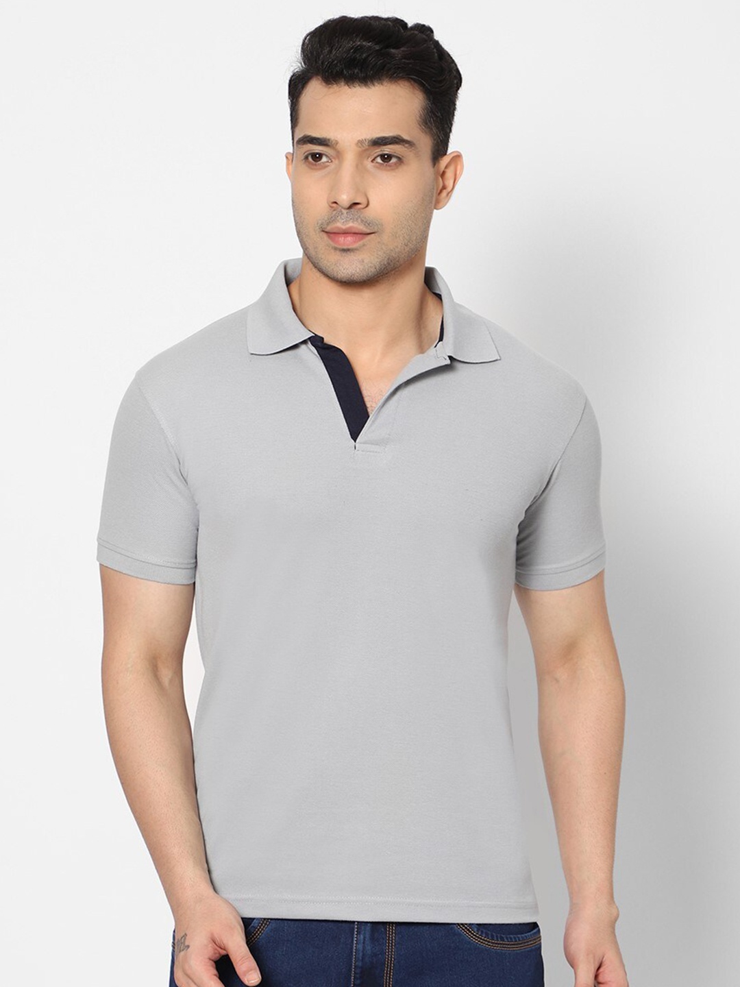 

HJ HASASI Men Grey Polo Collar Slim Fit T-shirt