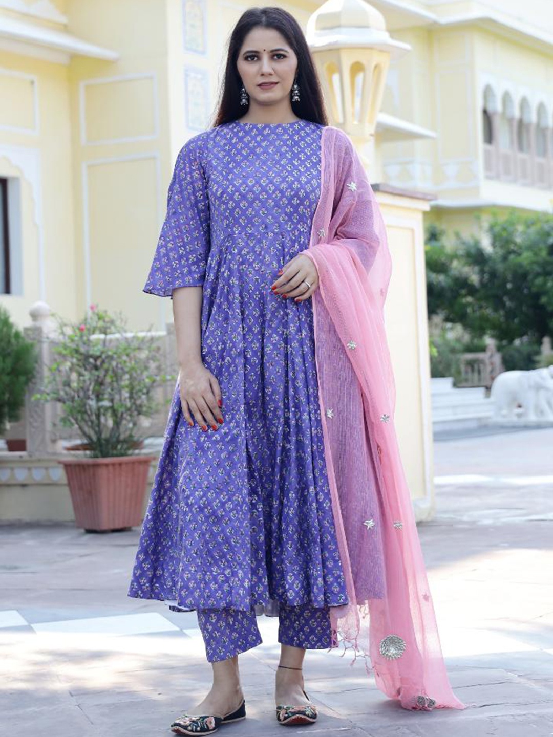 

Baisacrafts Lavender Handblock Motifs Printed Pure Cotton Kurta & Trousers With Dupatta