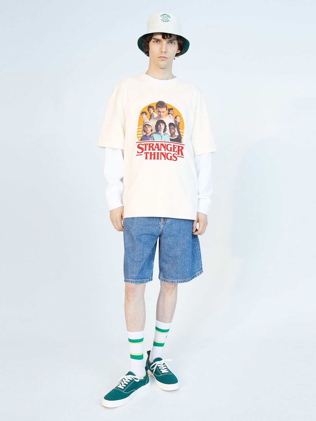 

H&M Men White Relaxed Fit Stranger Things Printed T-shirt