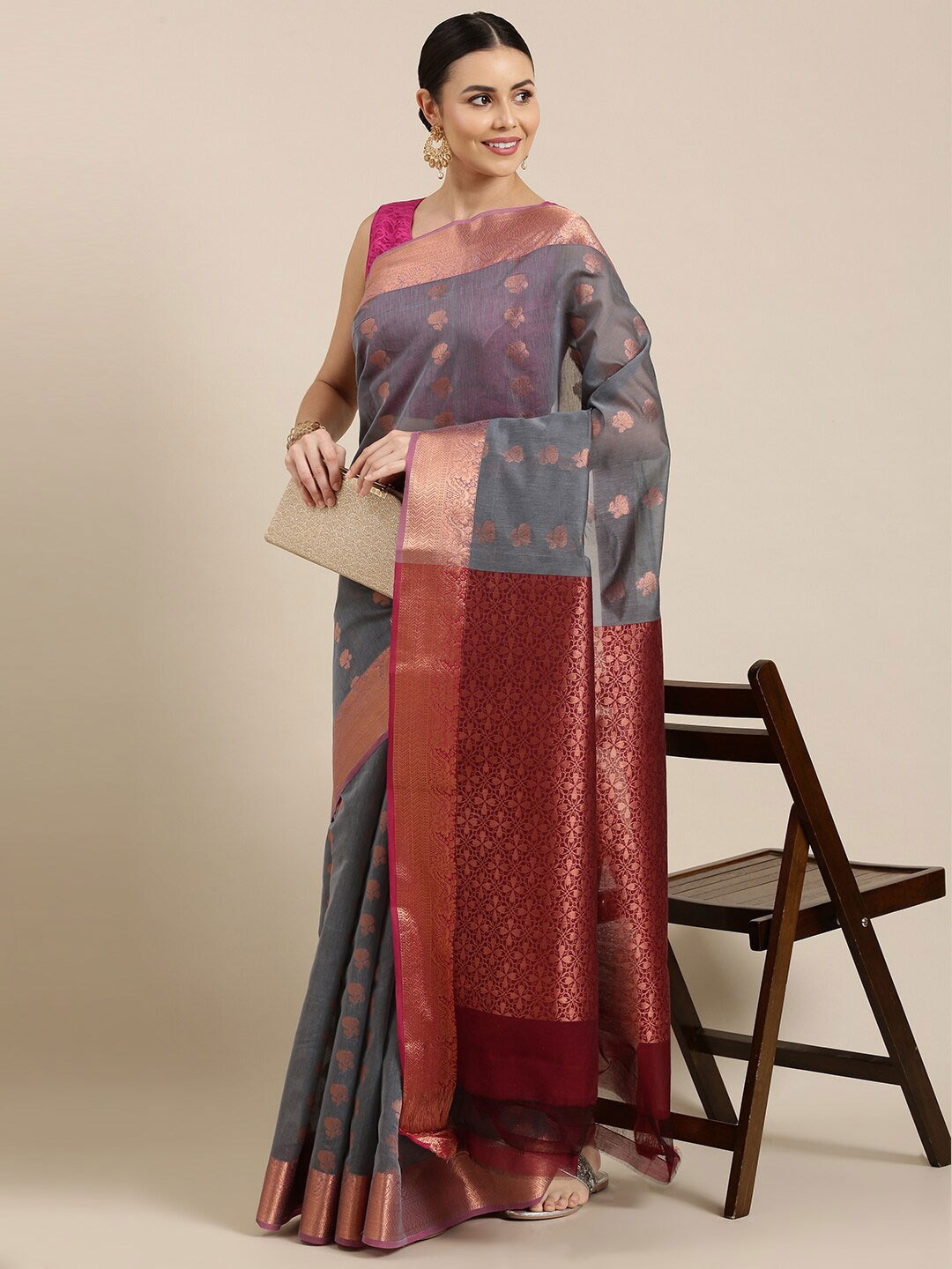 

The Chennai Silks Women Grey & Red Woven Design Zari Silk Cotton Fusion Maheshwari Saree