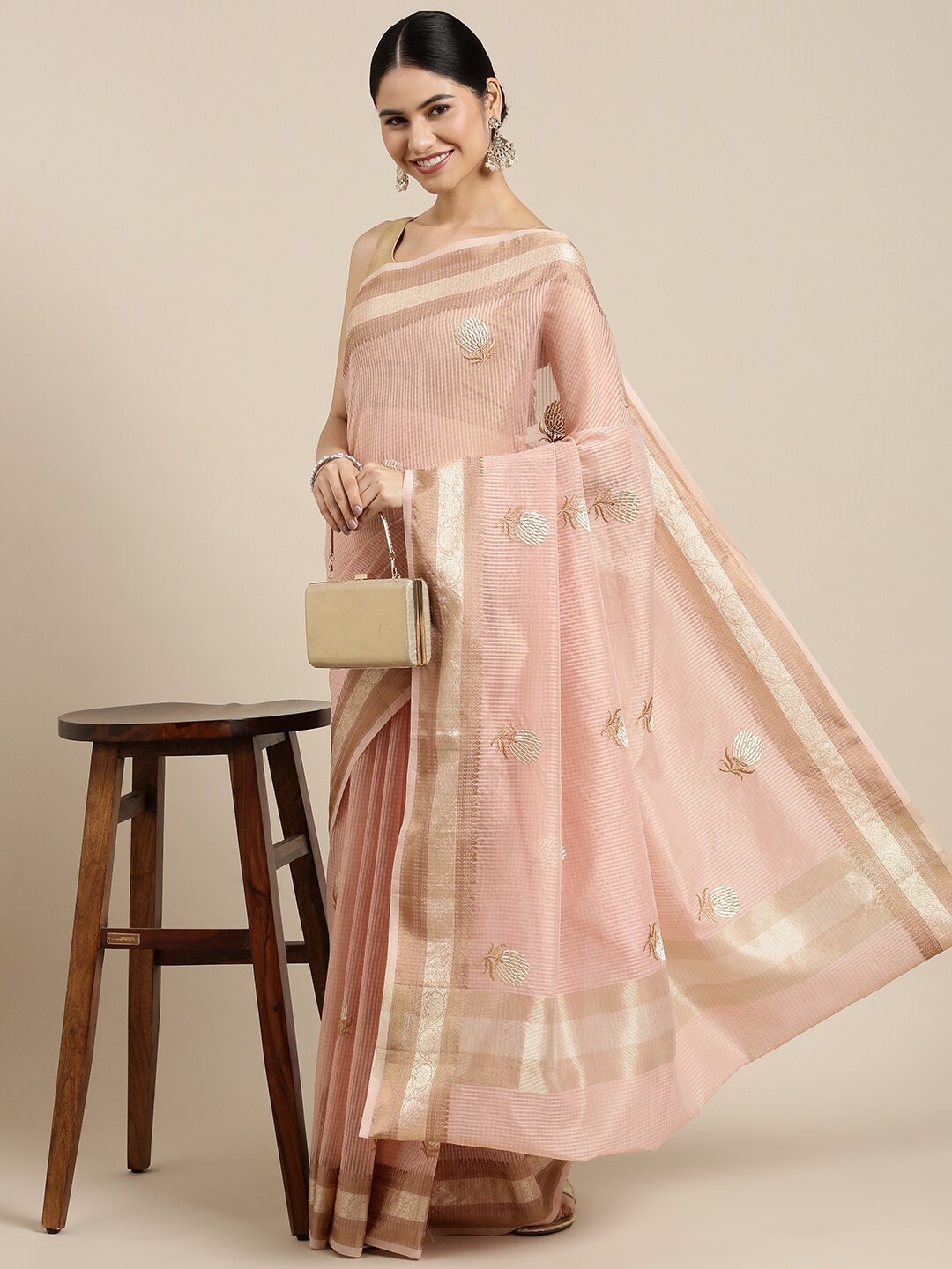 

The Chennai Silks Peach-Coloured & White Floral Zari Supernet Fusion Kota Saree