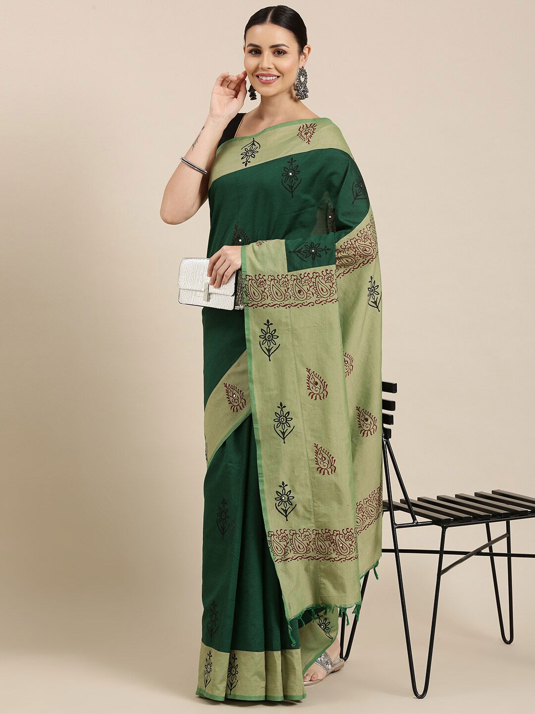 

The Chennai Silks Green & Maroon Floral Mirror Work Fusion Block Print Saree