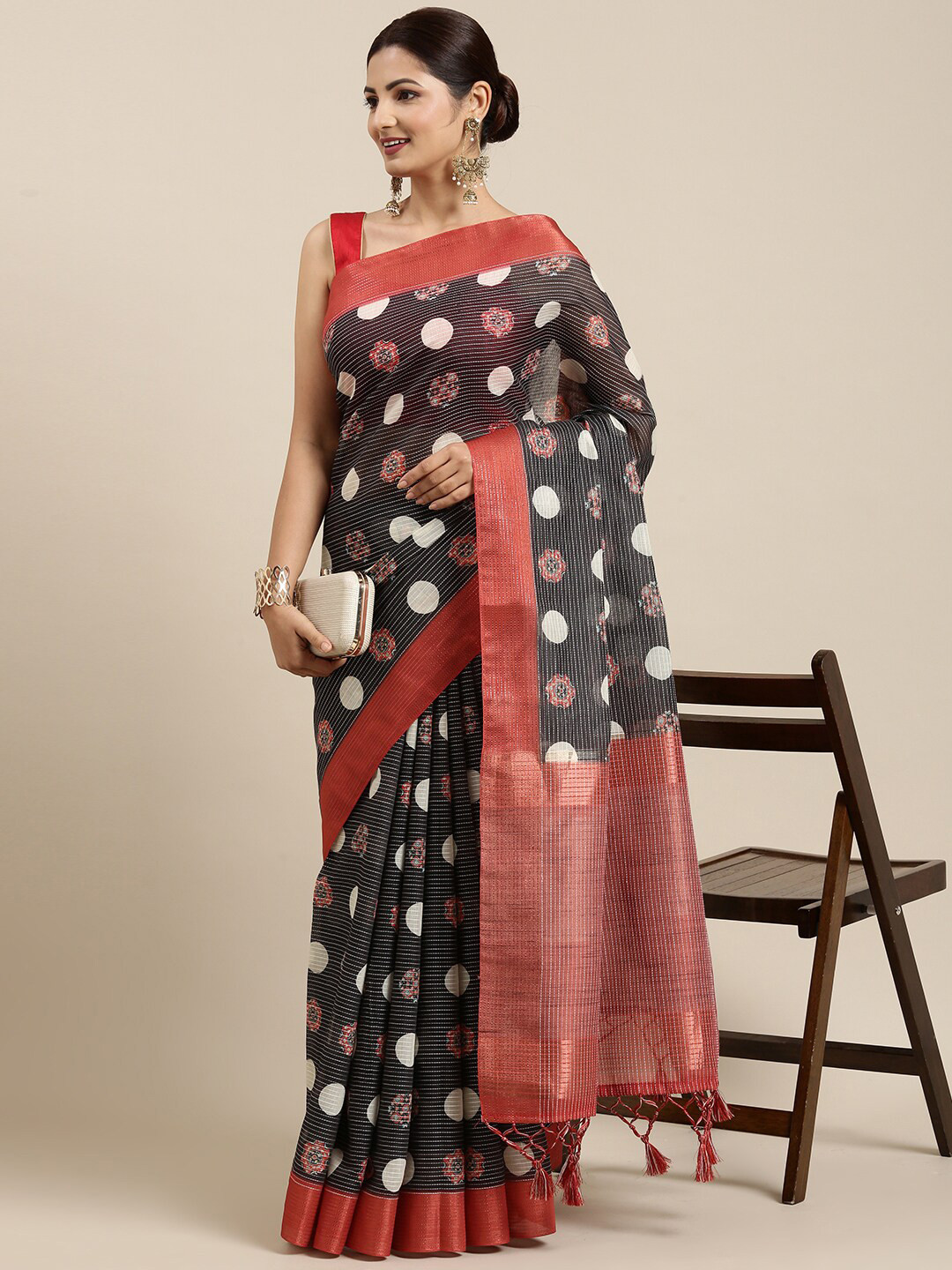 

The Chennai Silks Black & Red Floral Embroidered Pure Cotton Saree