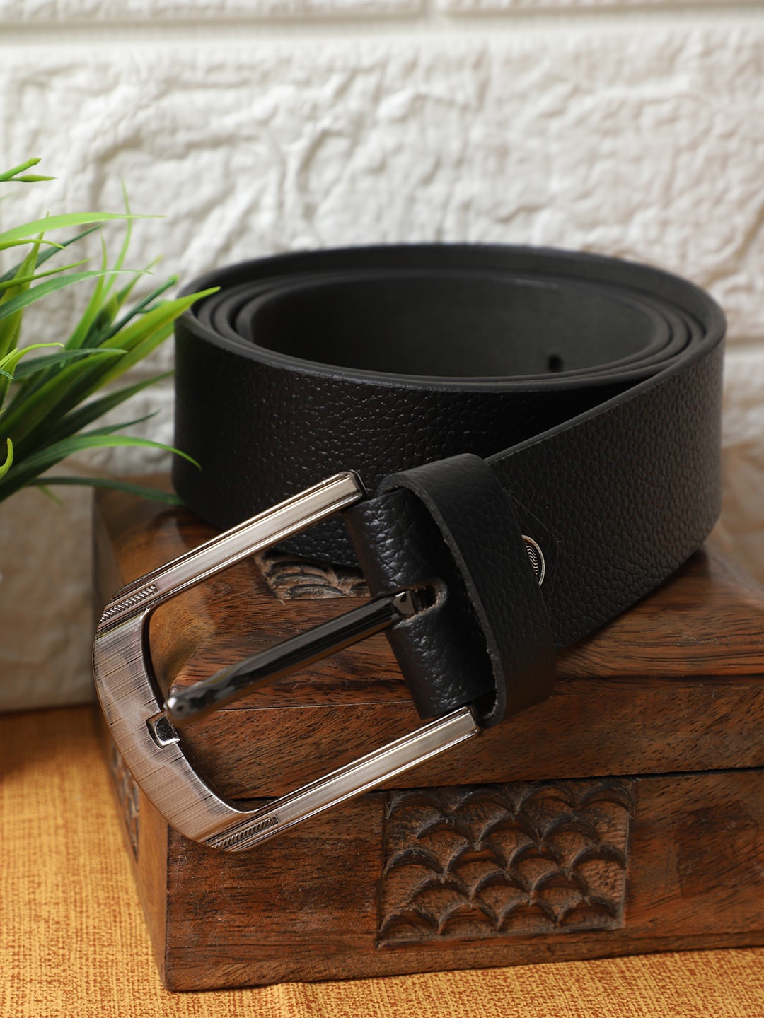 

The Mini NEEDLE Men Black Leather Belt