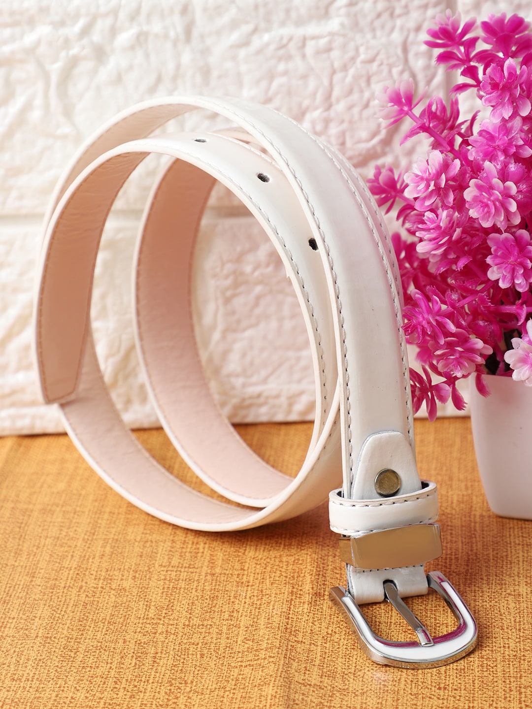 

The Mini NEEDLE Women White Solid Belt