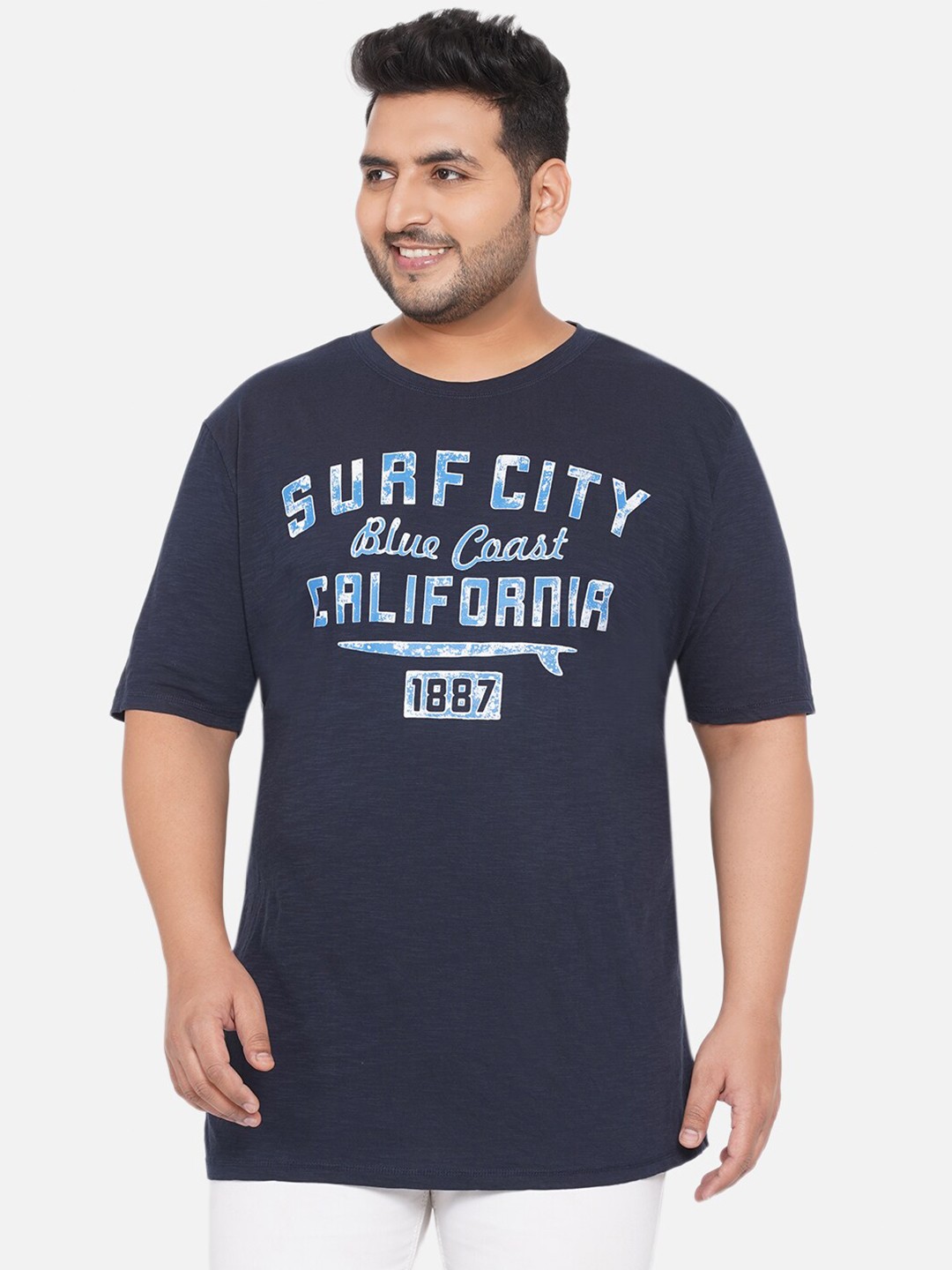 

Santonio Men Navy Blue Typography Printed Applique T-shirt