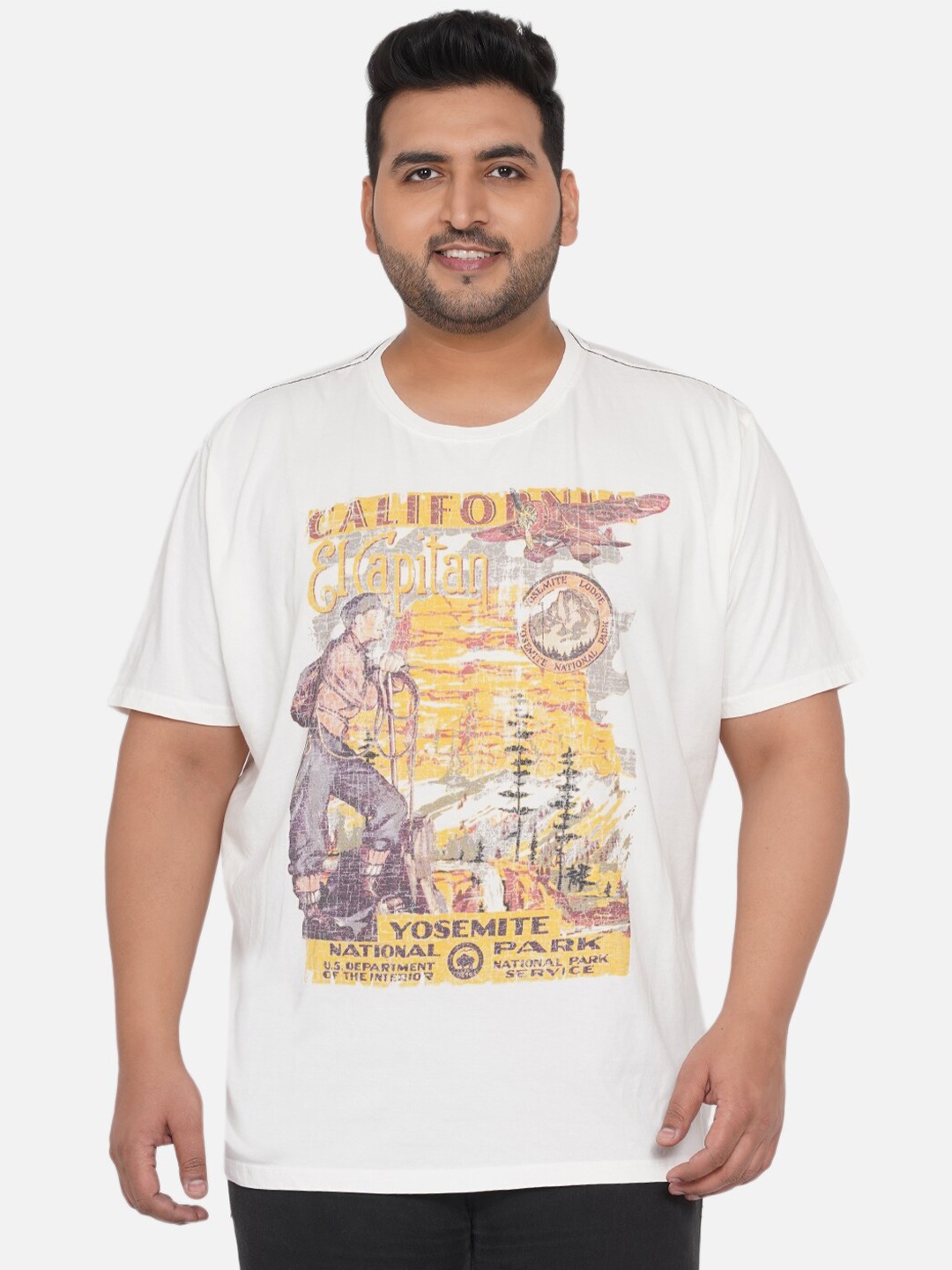 

Santonio Men Beige Graphic Printed T-shirt