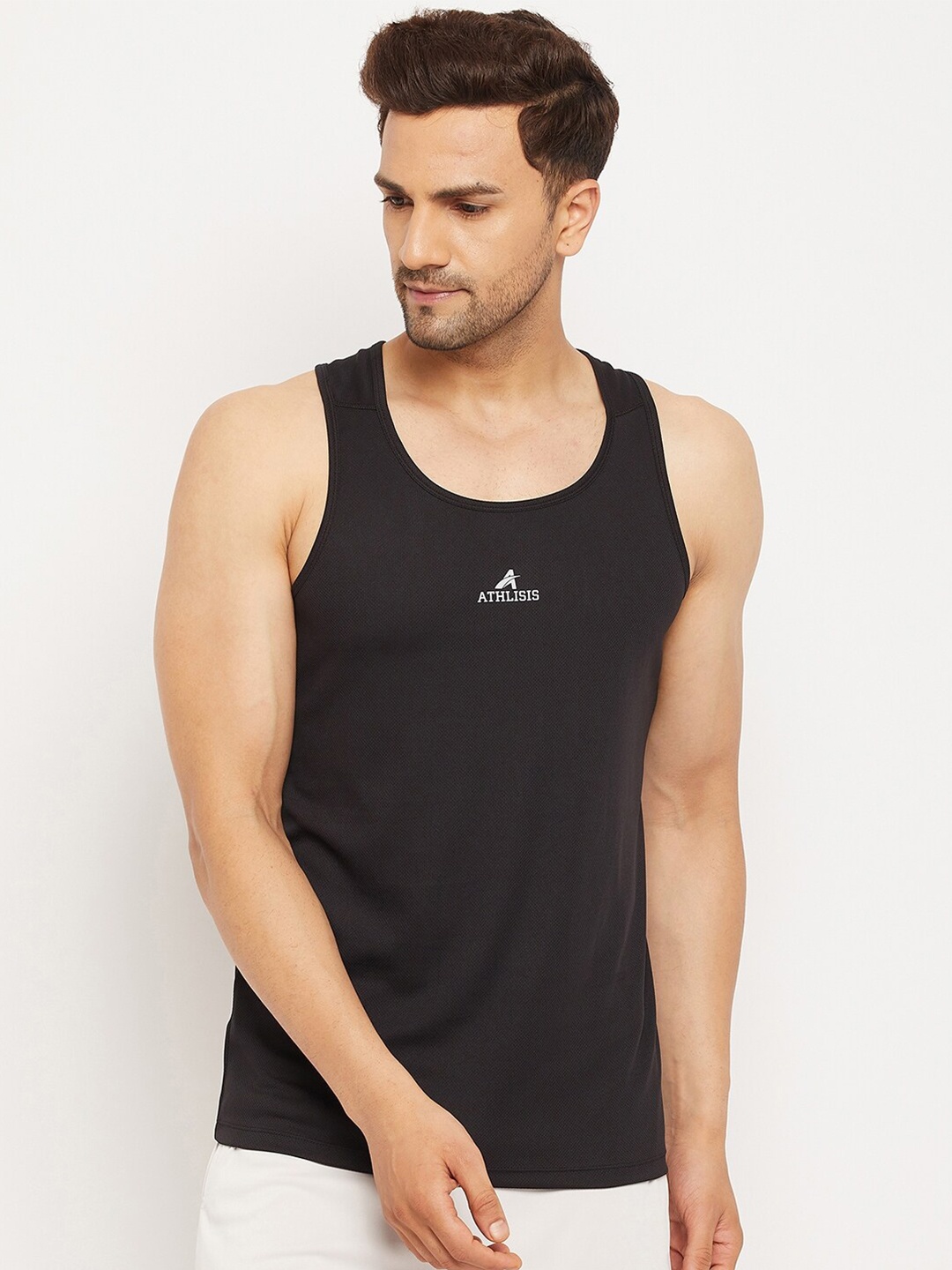 

ATHLISIS Men Black Typography Slim Fit T-shirt