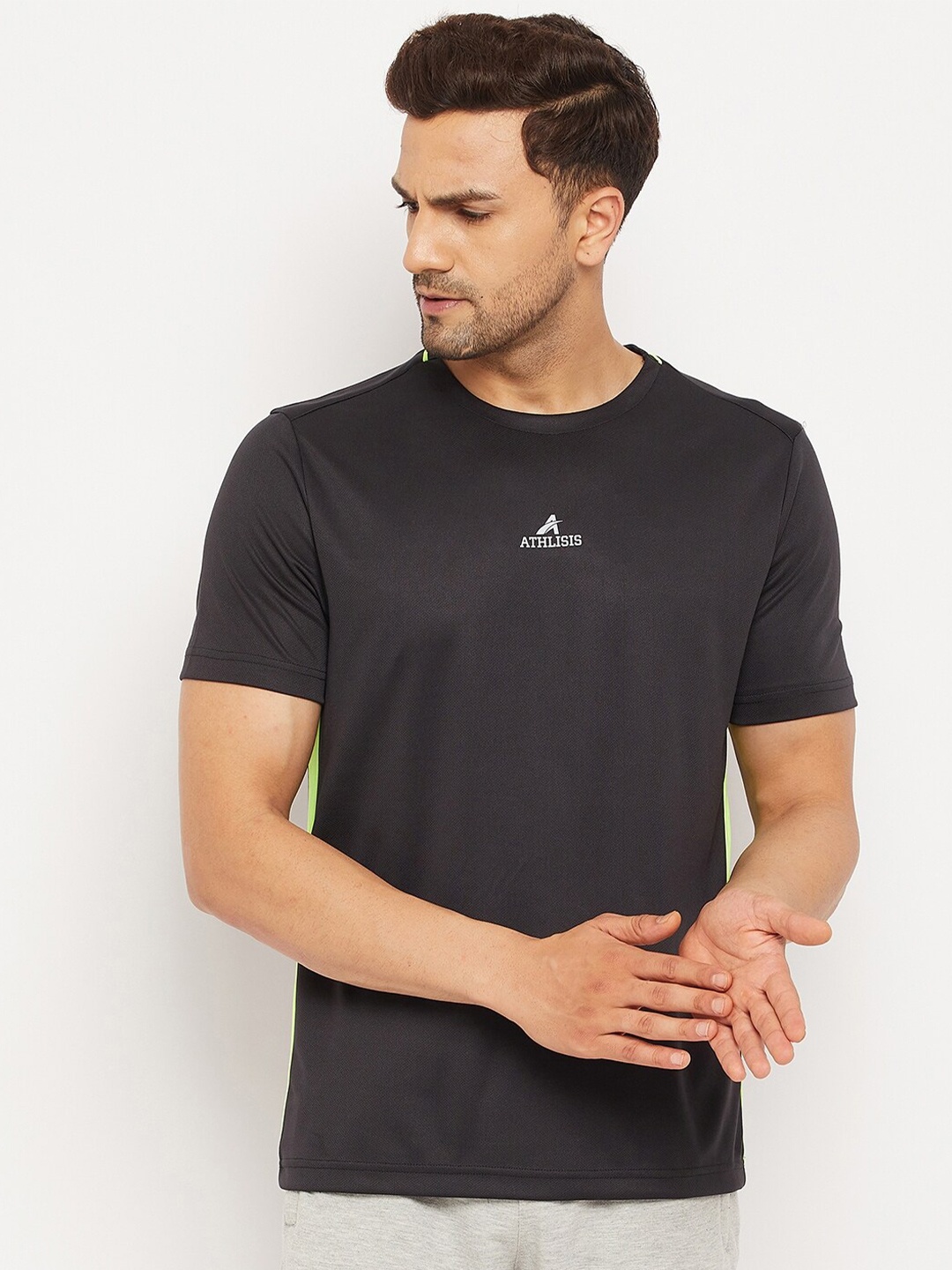 

ATHLISIS Men Black Slim Fit T-shirt