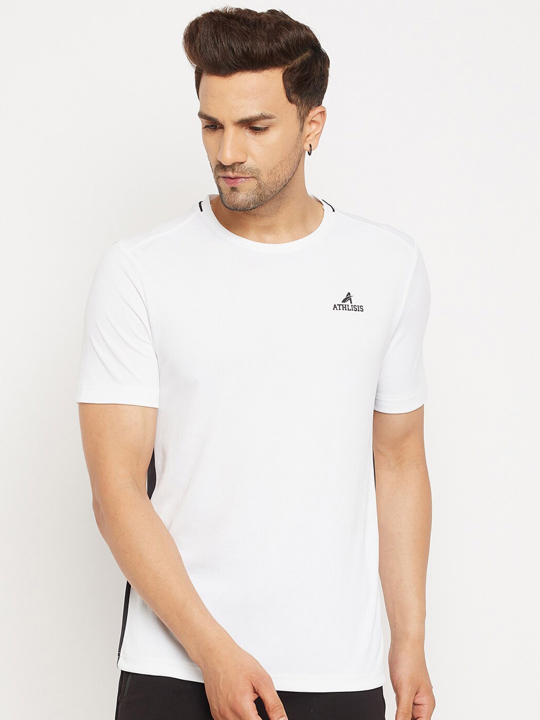

ATHLISIS Men White Applique Slim Fit T-shirt