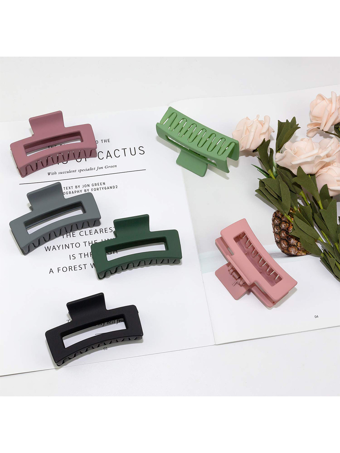 

VAGHBHATT Women Green & Grey Set of 6 Claw Clip