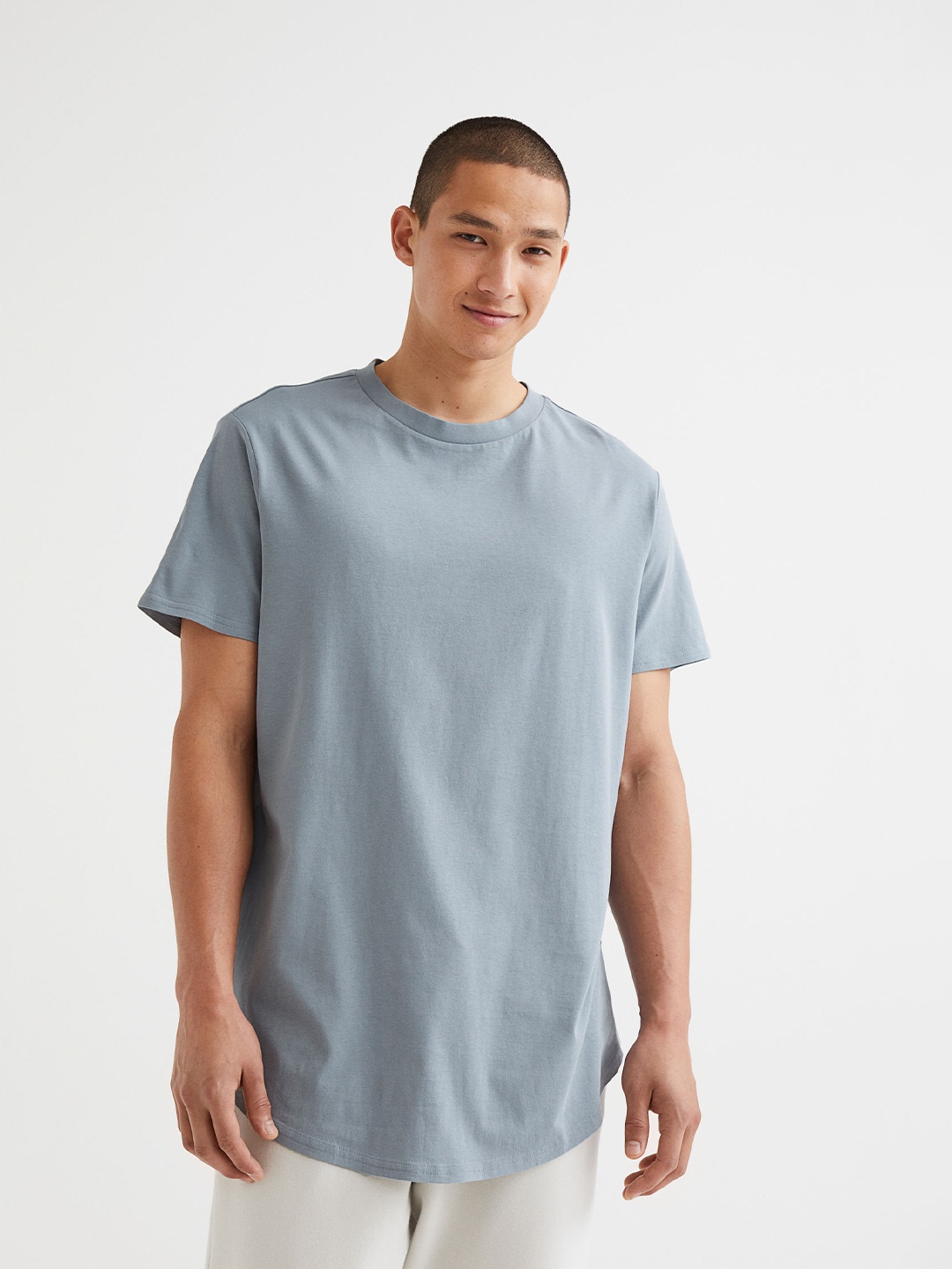

H&M Men Grey Solid Cotton T-shirt Long Fit