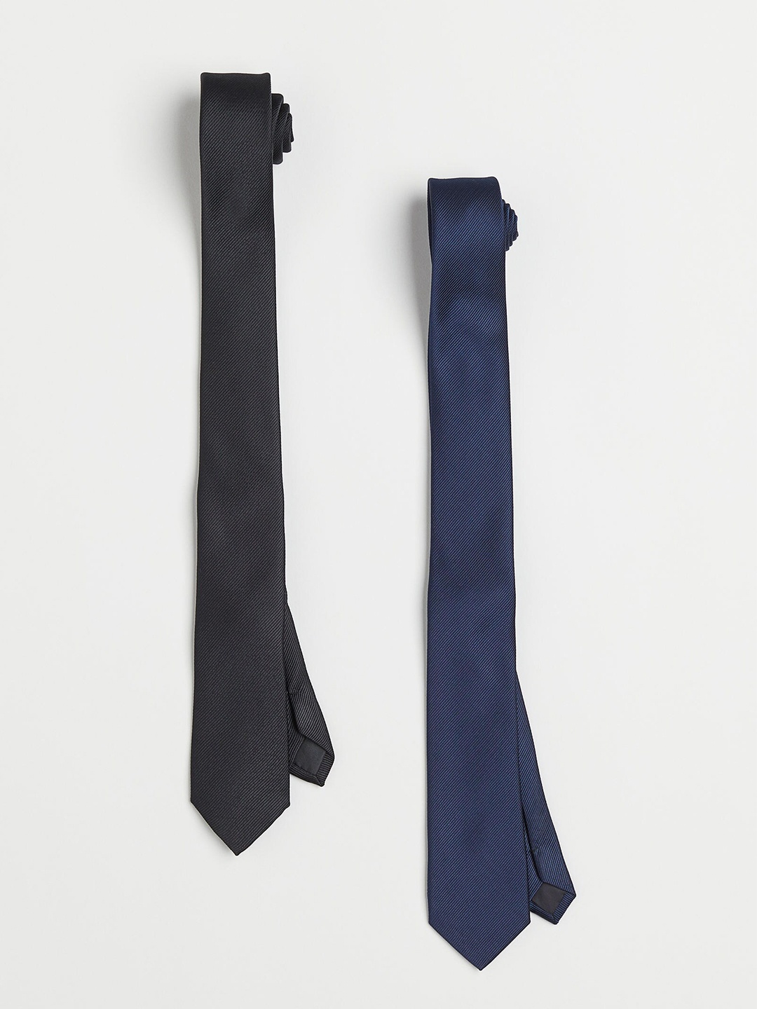 

H&M Men Black & Blue 2-Pack Ties