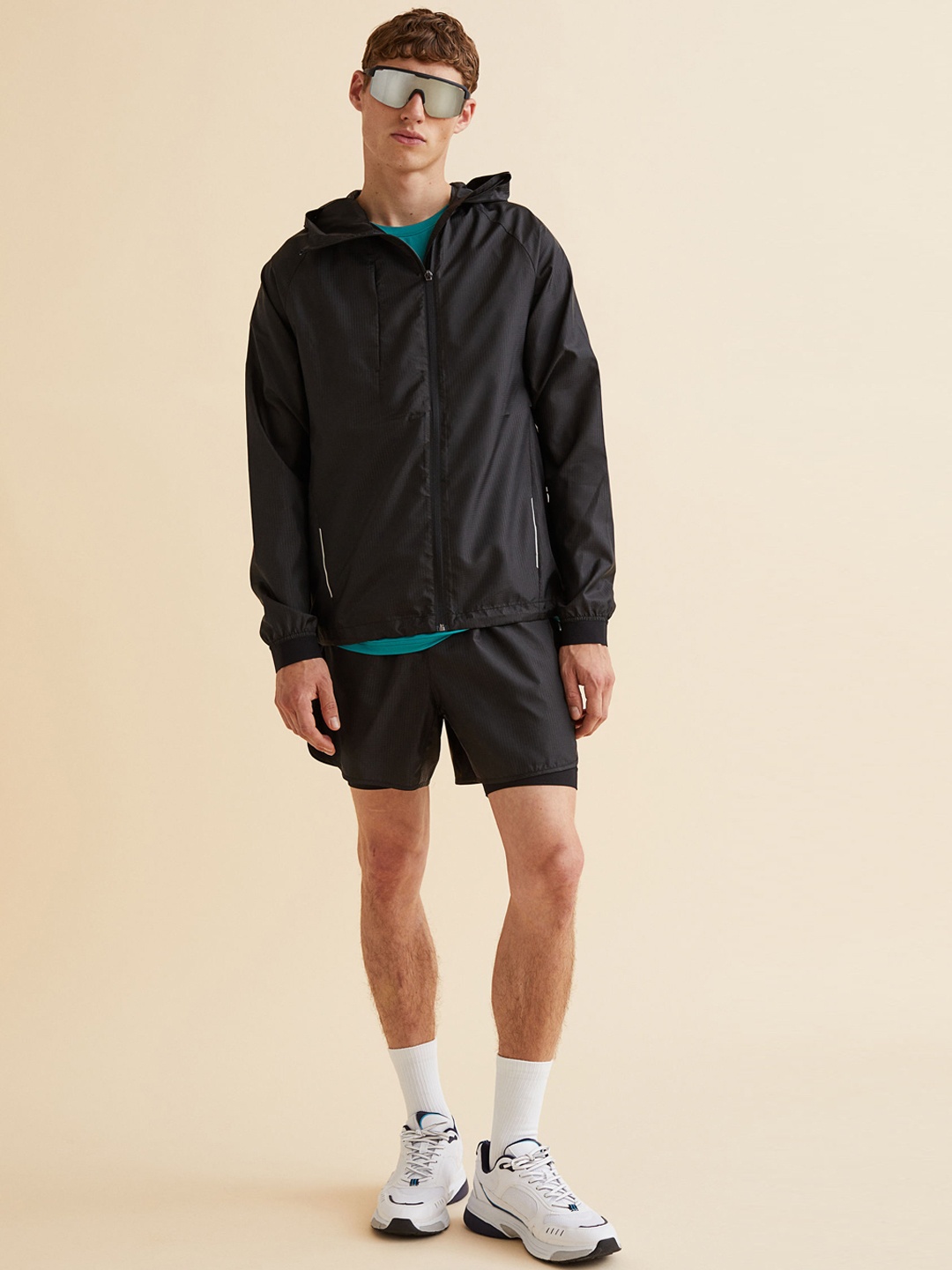 

H&M Men Black Regular Fit Water-Repellent Running Jacket