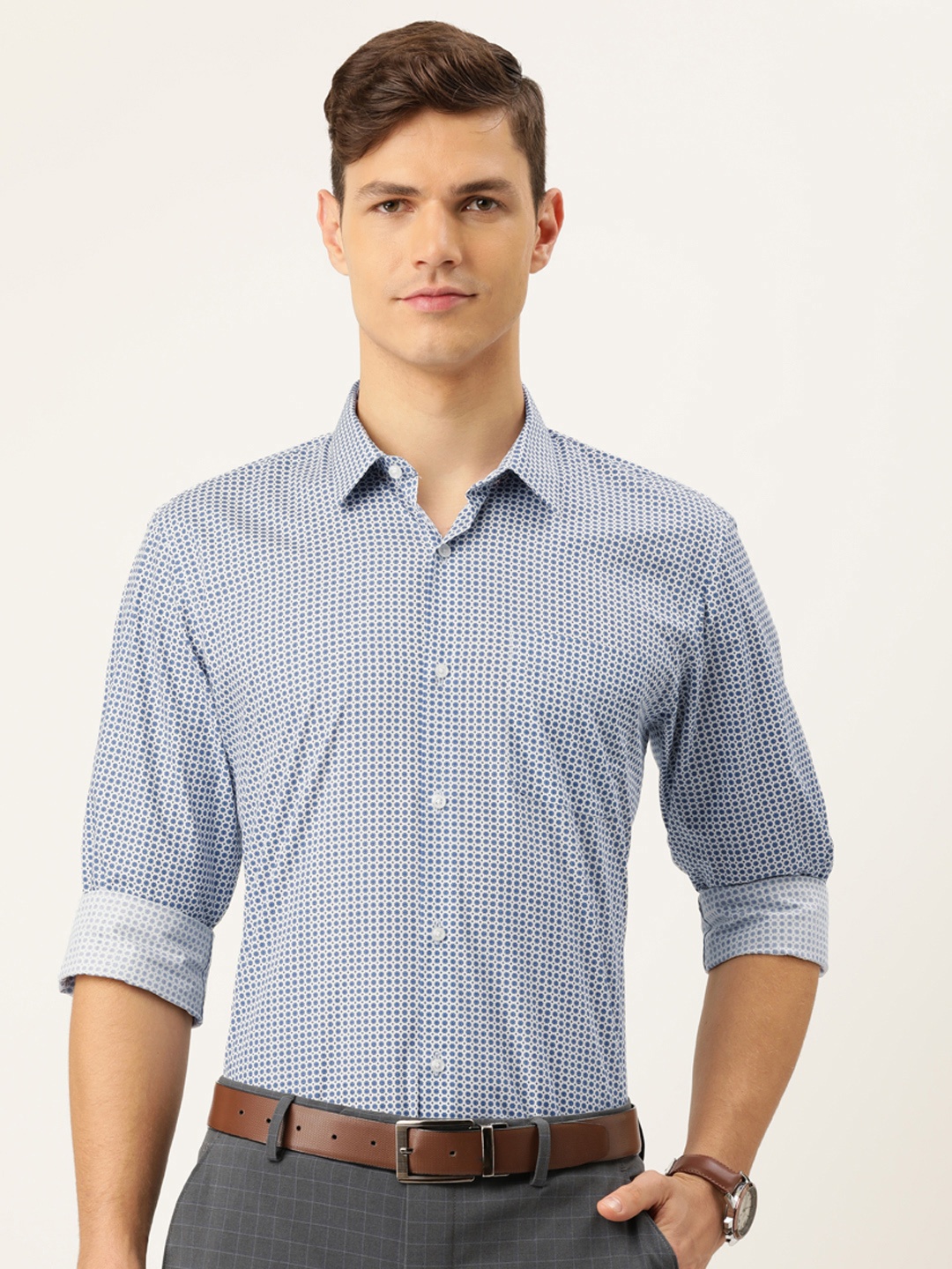 

Peter England Men White & Blue Slim Fit Floral Printed Pure Cotton Formal Shirt