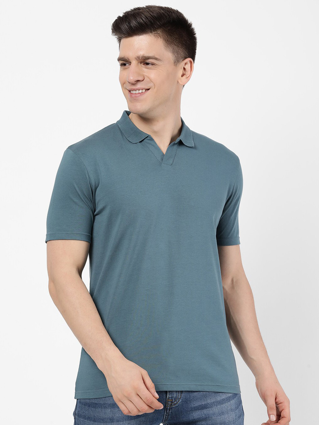 

R&B Men Green Polo Collar T-shirt