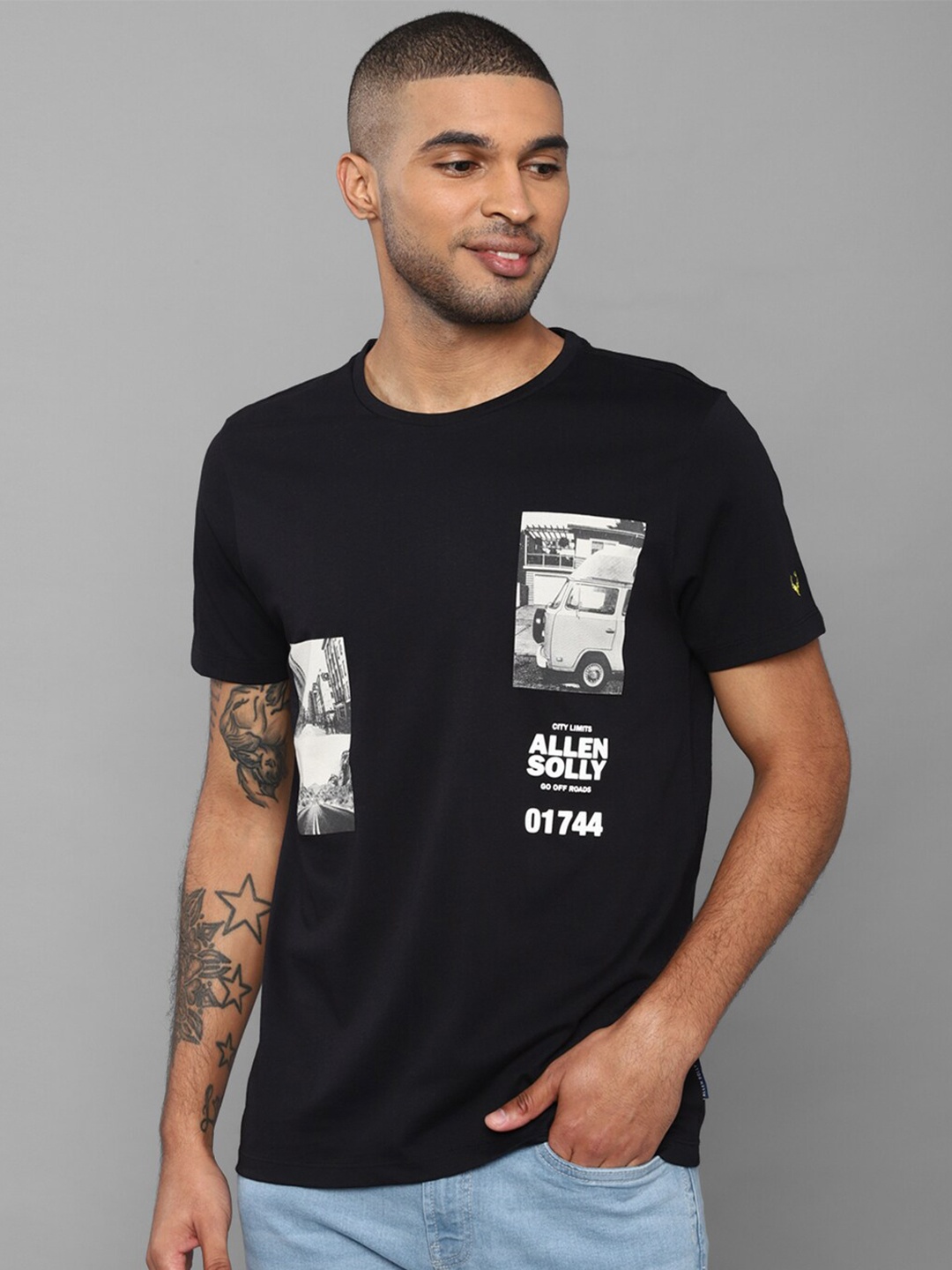 

Allen Solly Men Black Printed Slim Fit T-shirt