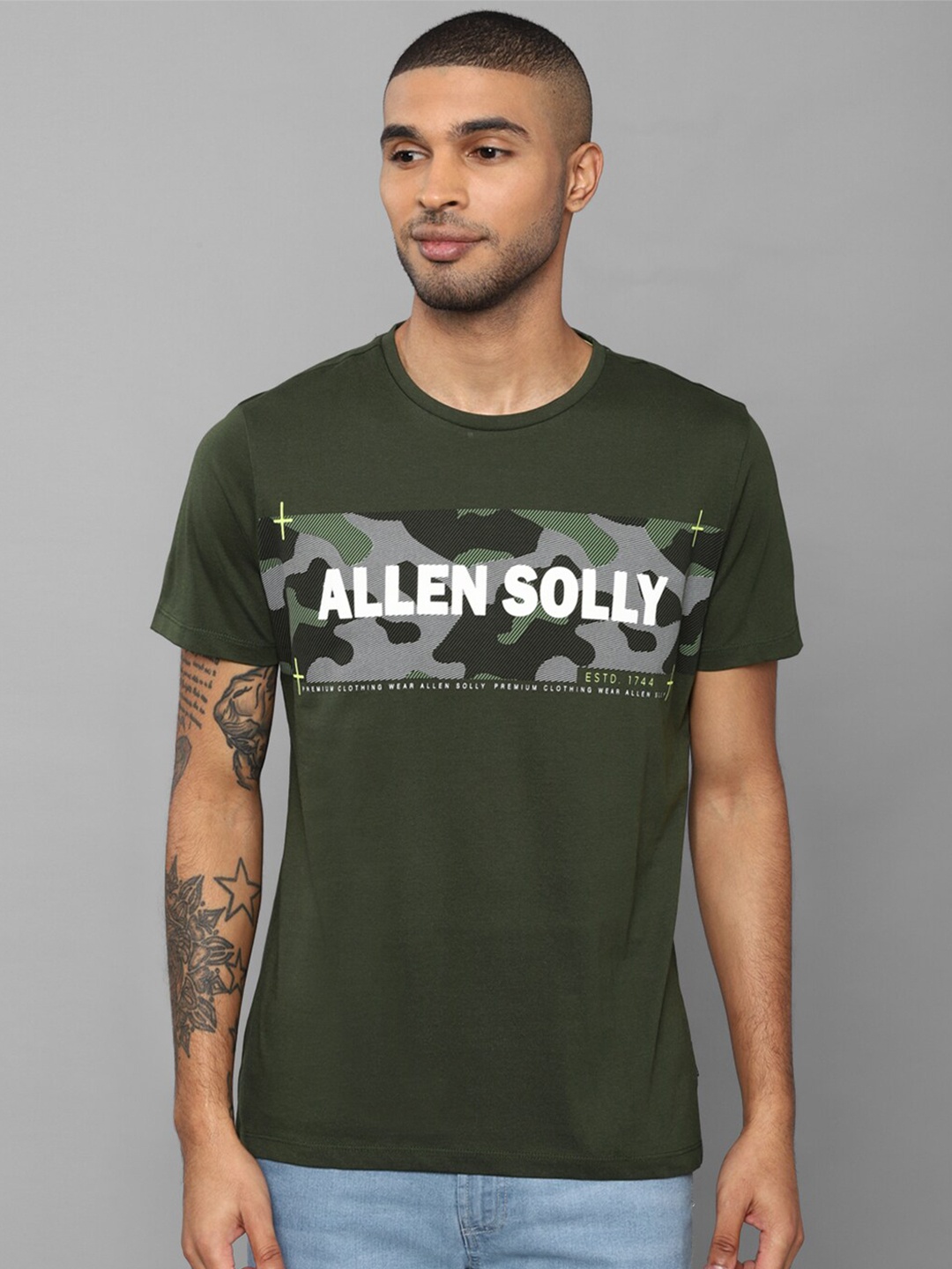 

Allen Solly Men Olive Green Typography Printed Applique T-shirt