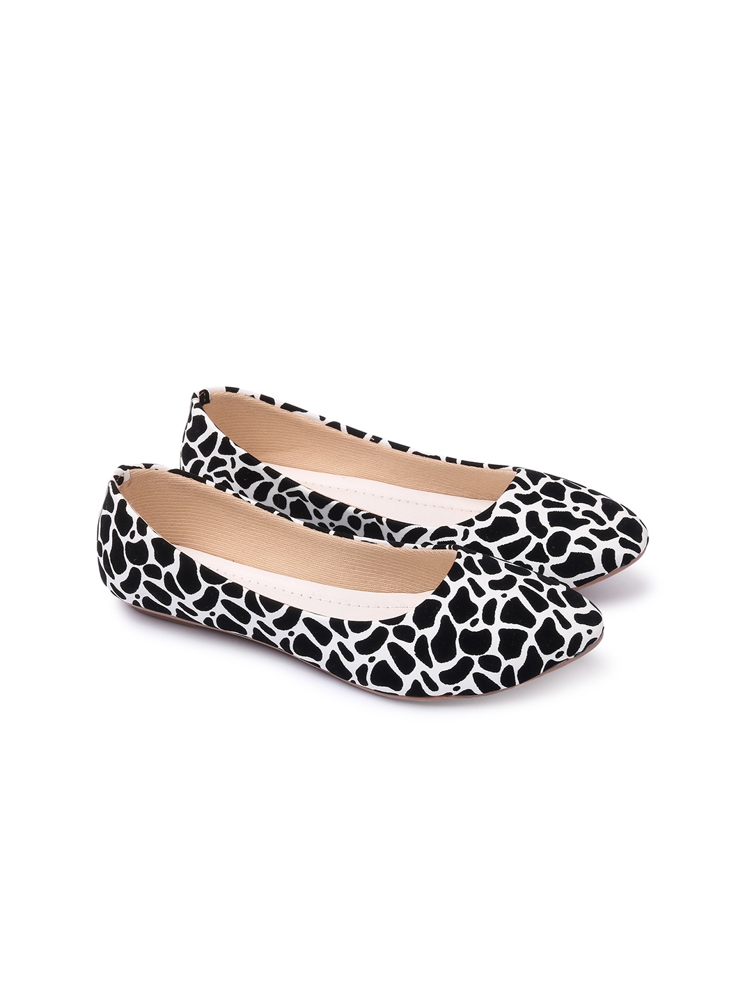 

Picktoes Women Black Printed Ballerinas