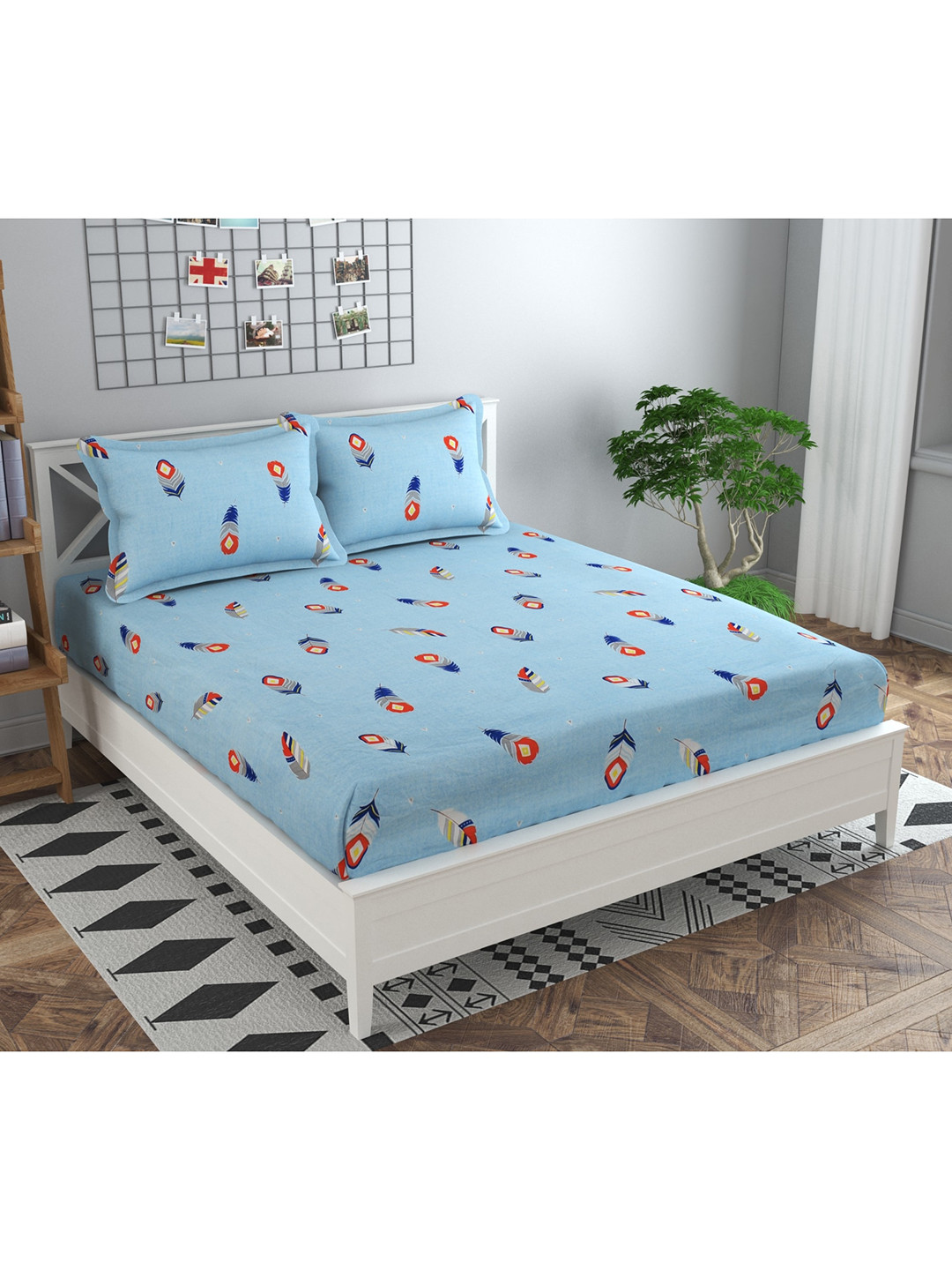 

MODEFE Blue & Red Conversational 180 TC Queen Bedsheet with 2 Pillow Covers