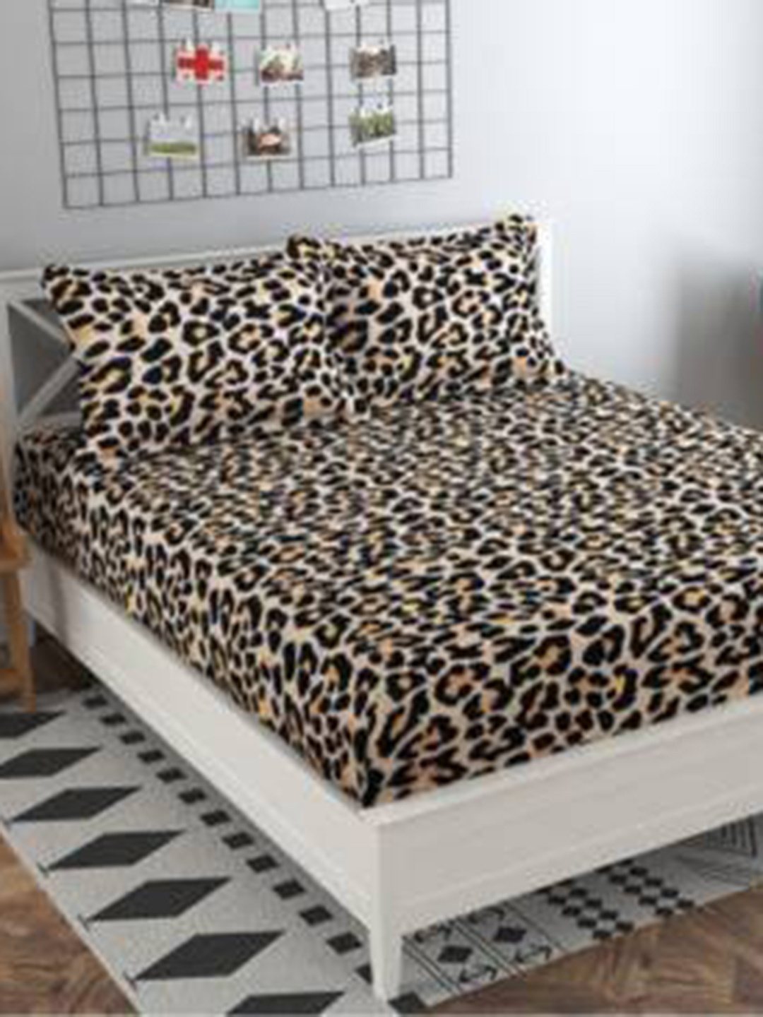 

MODEFE Brown & Black Ethnic Motifs 180 TC Queen Bedsheet with 2 Pillow Covers