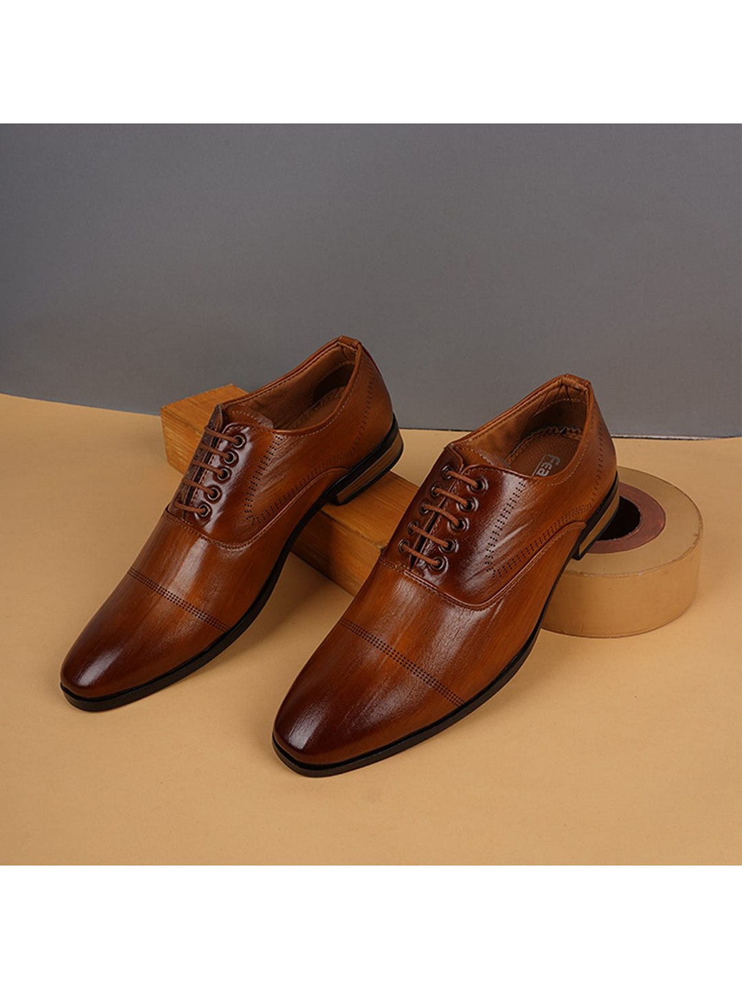 

Style Shoes Men Tan Solid Formal Derbys