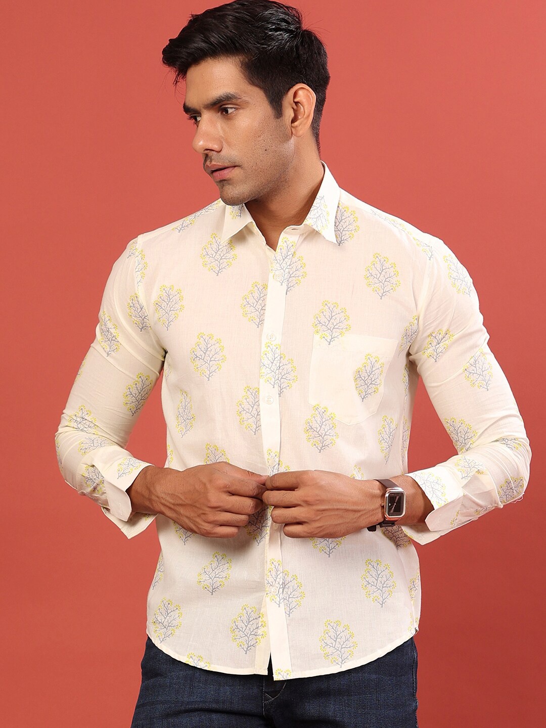 

Tistabene Men White Comfort Floral Printed Casual Shirt
