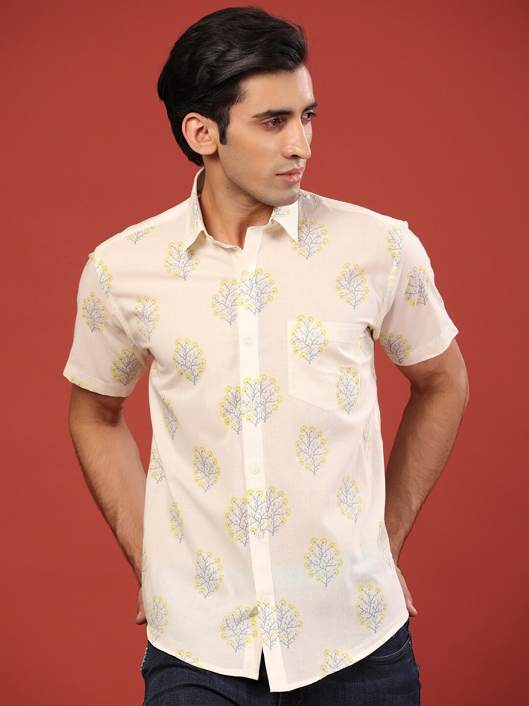 

Tistabene Men White Comfort Printed Casual Shirt