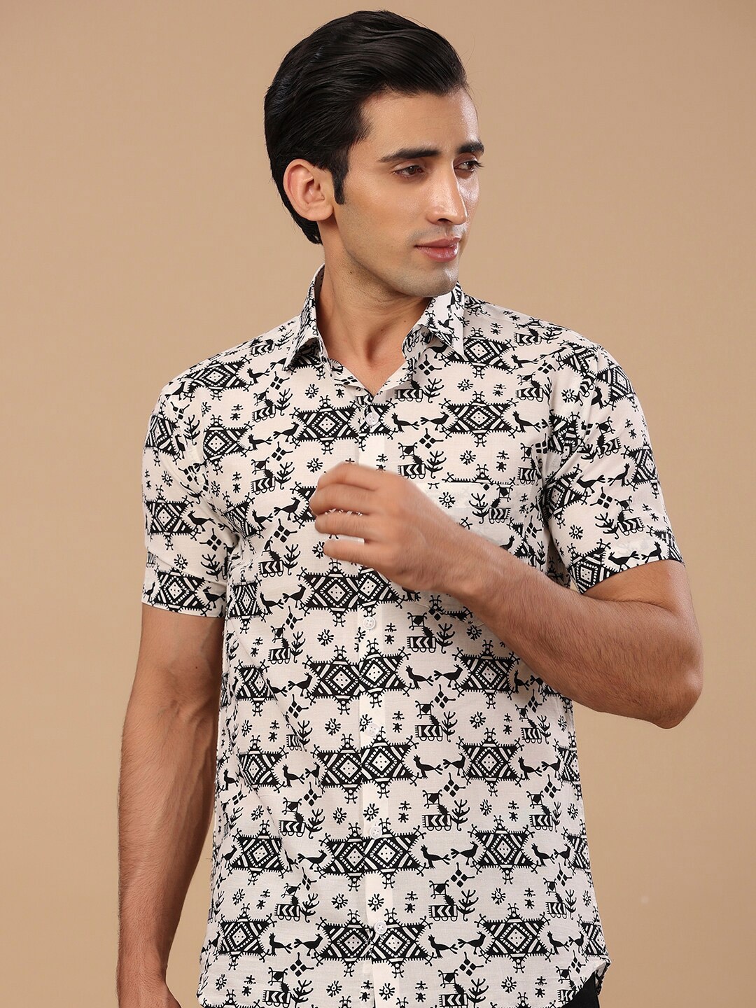 

Tistabene Men White Comfort Animal Printed Casual Shirt