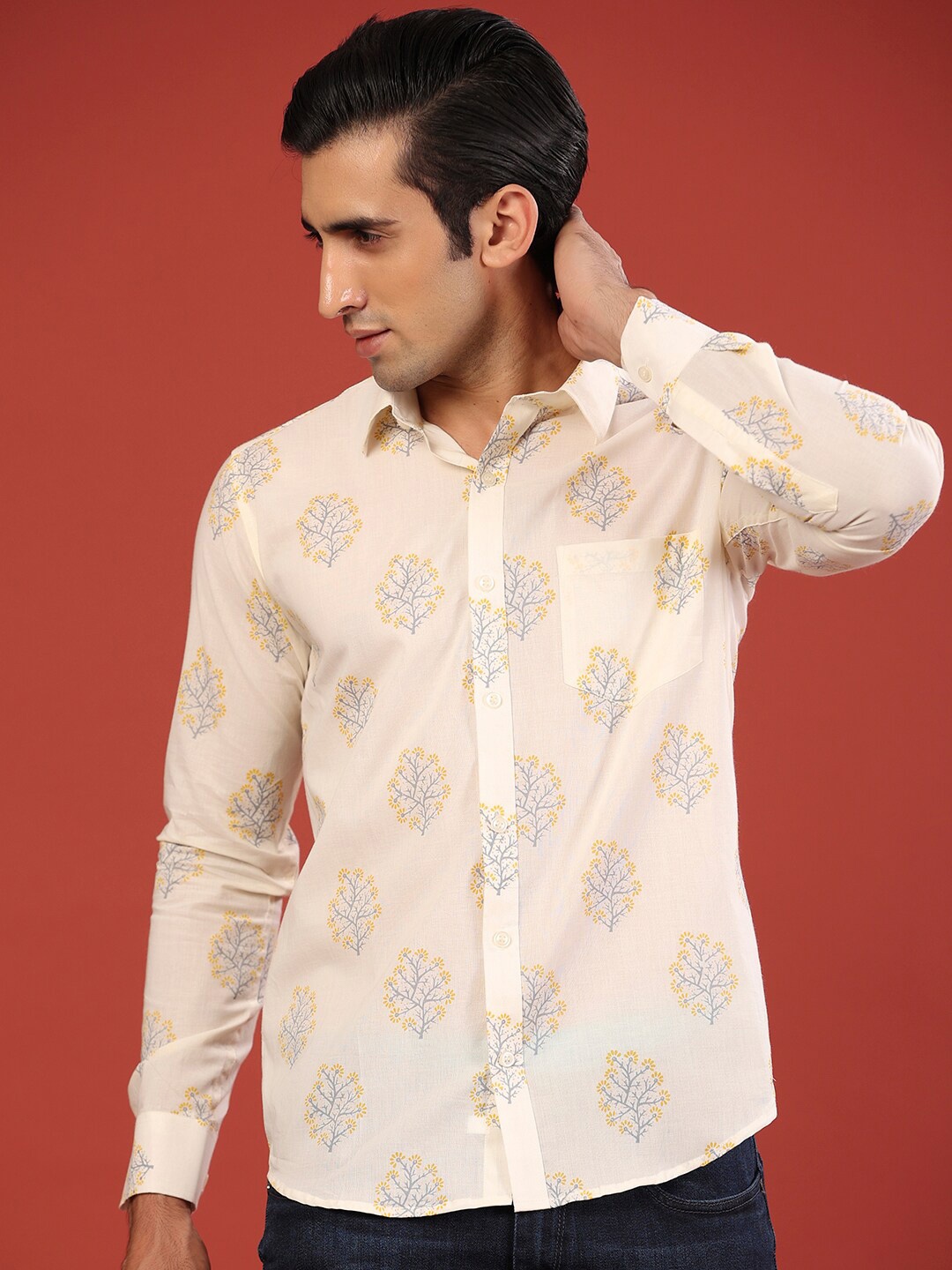 

Tistabene Men White Comfort Floral Printed Casual Shirt