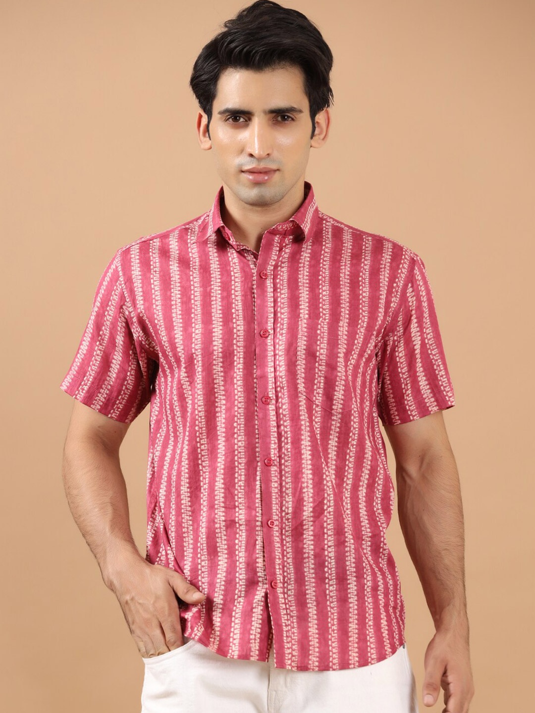 

Tistabene Men Fuchsia Pink Comfort Regular Fit Striped Casual Shirt