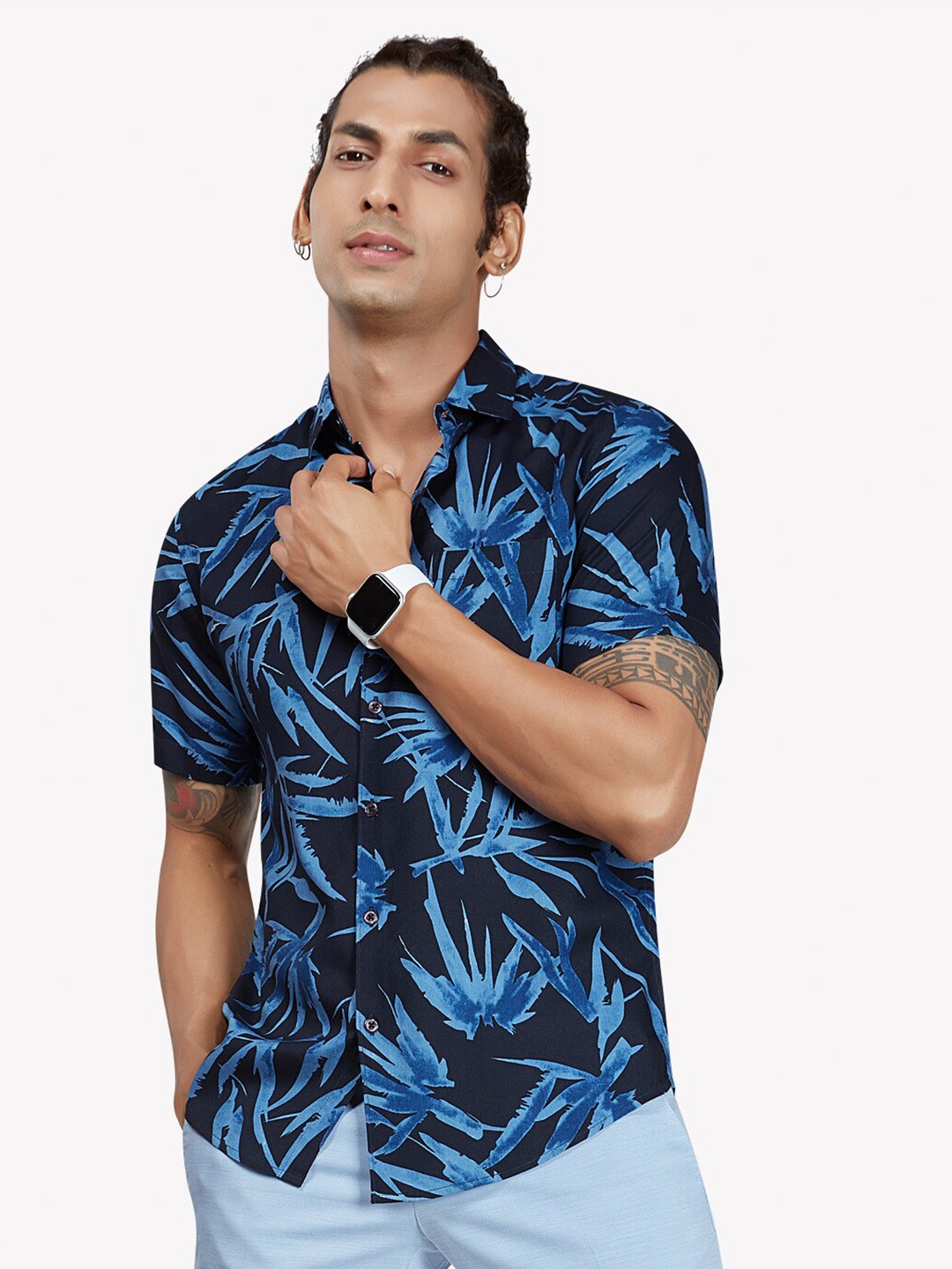 

VASTRADO Men Black Printed Casual Shirt