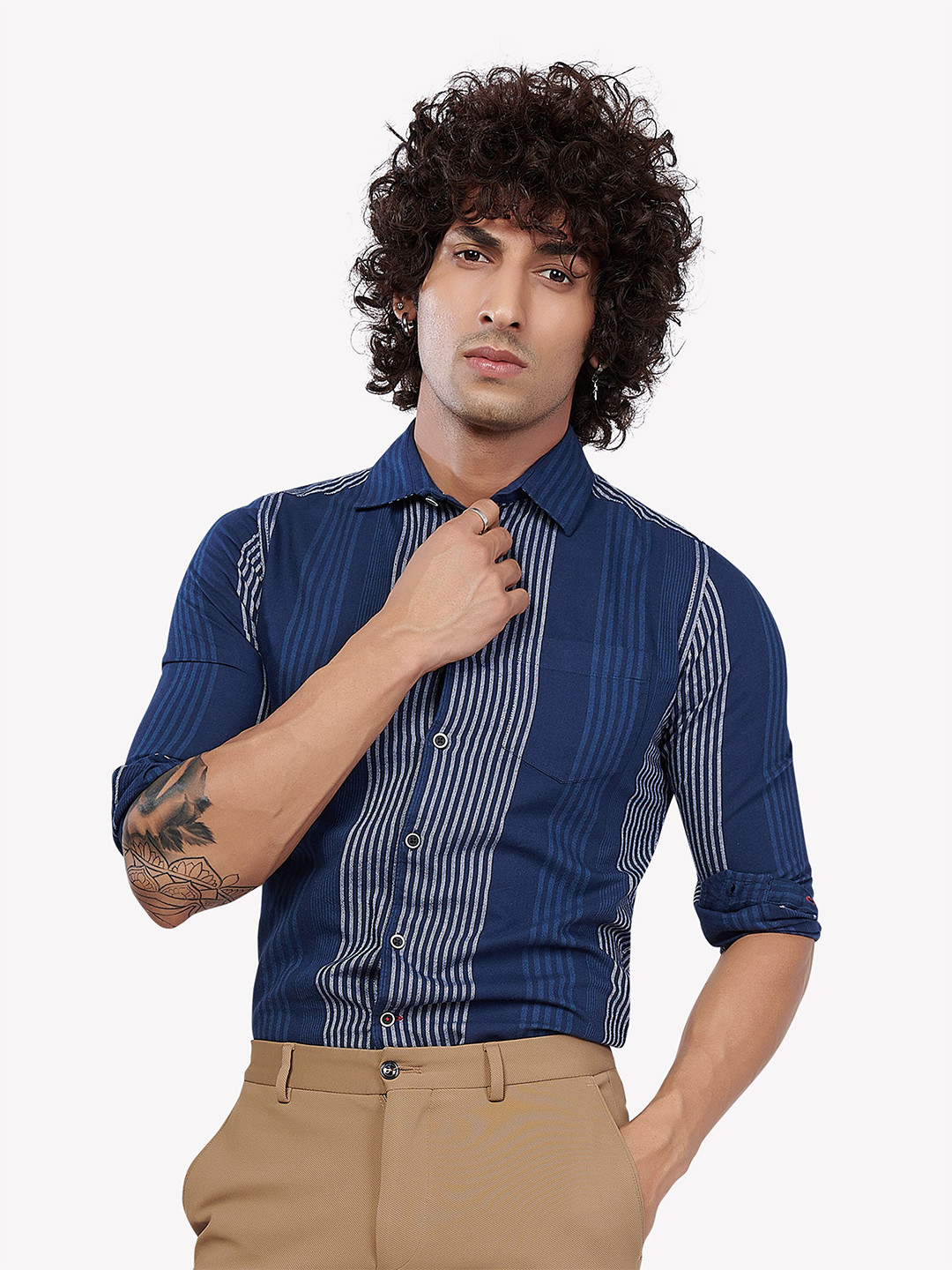 

VASTRADO Men Blue Checked Casual Shirt