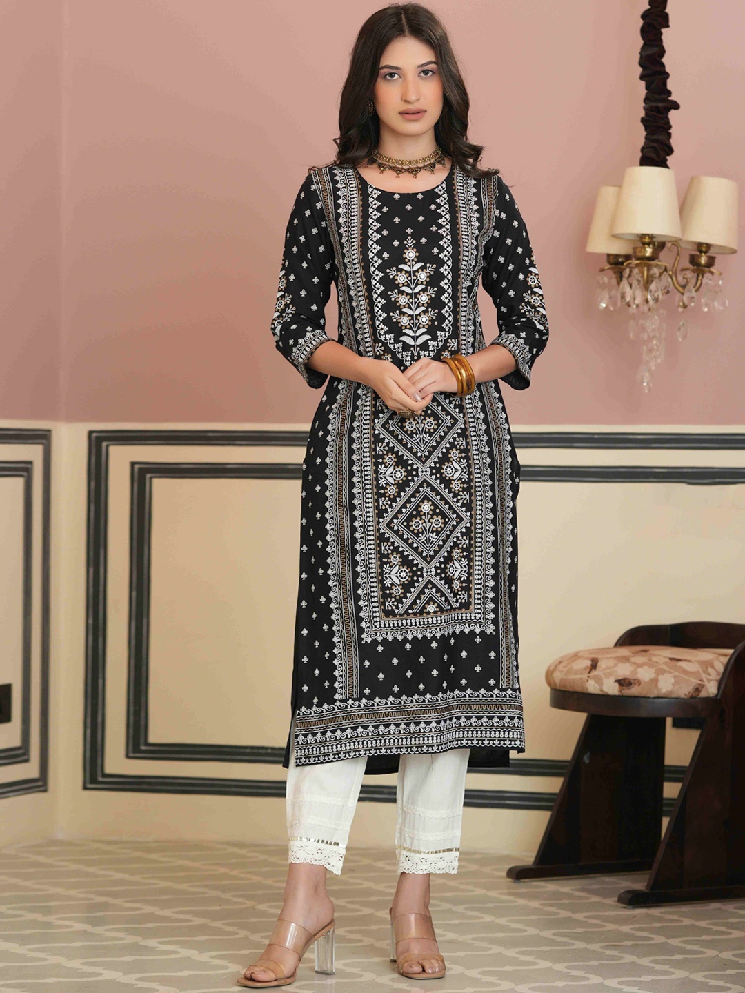 

Juniper Women Black Geometric Embroidered Kurta
